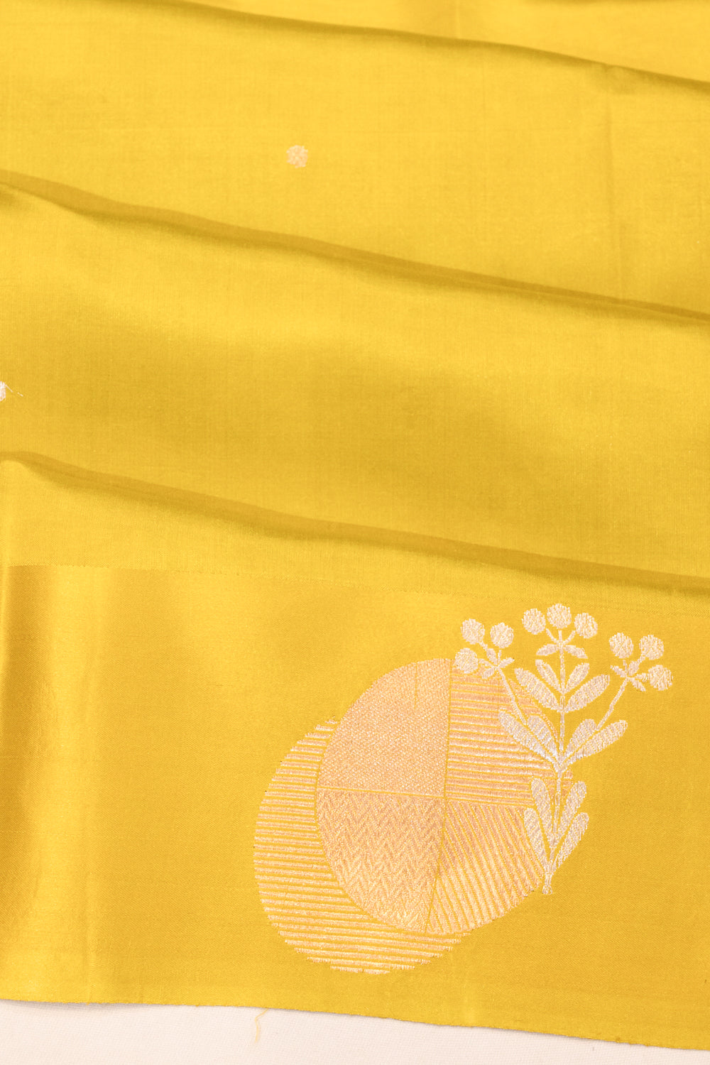 Banarasi Katan Silk Butta Mehendi Green Saree