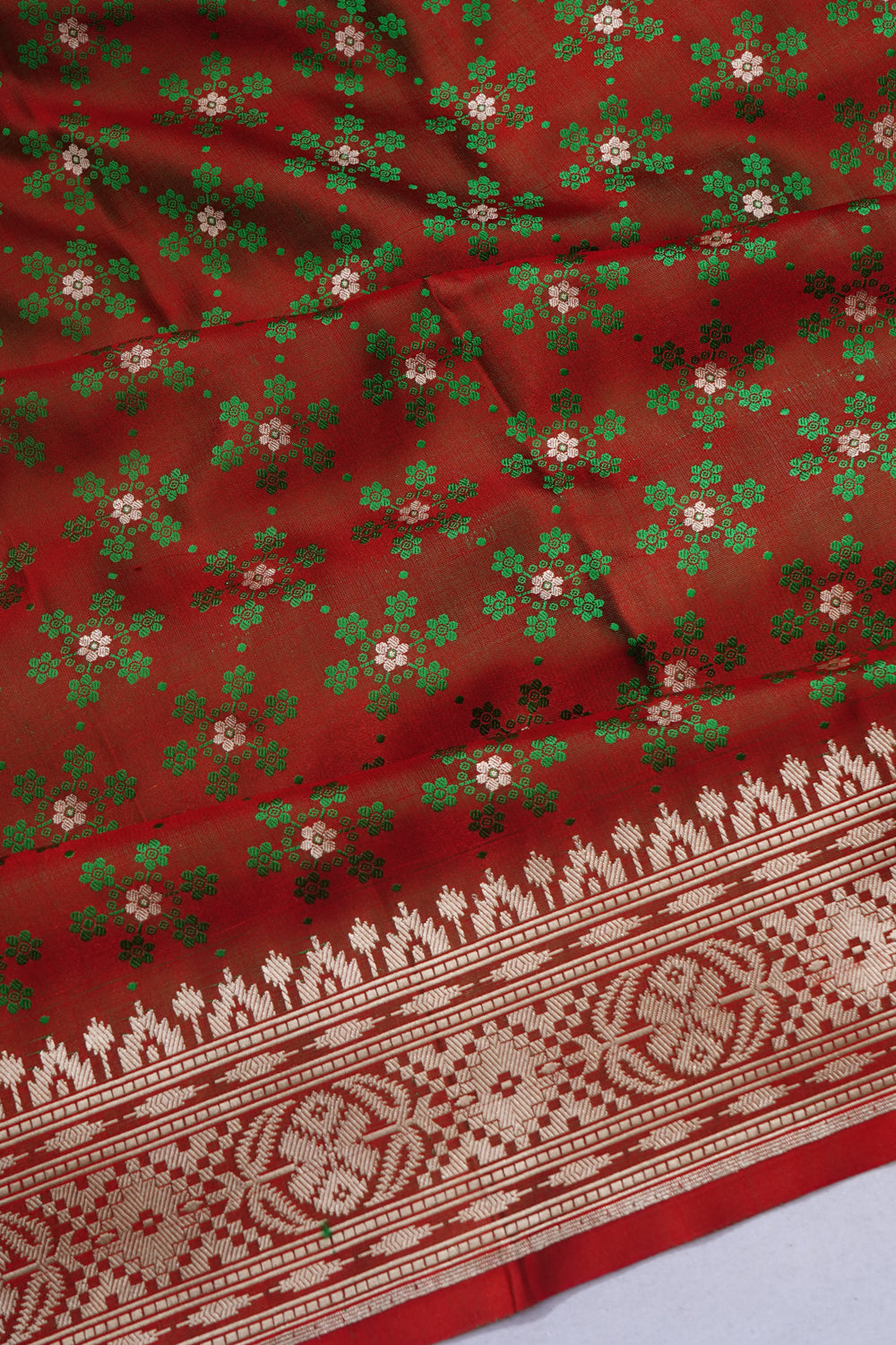 Banarasi Satin Jacquard Dual Tone Green And Maroon Saree