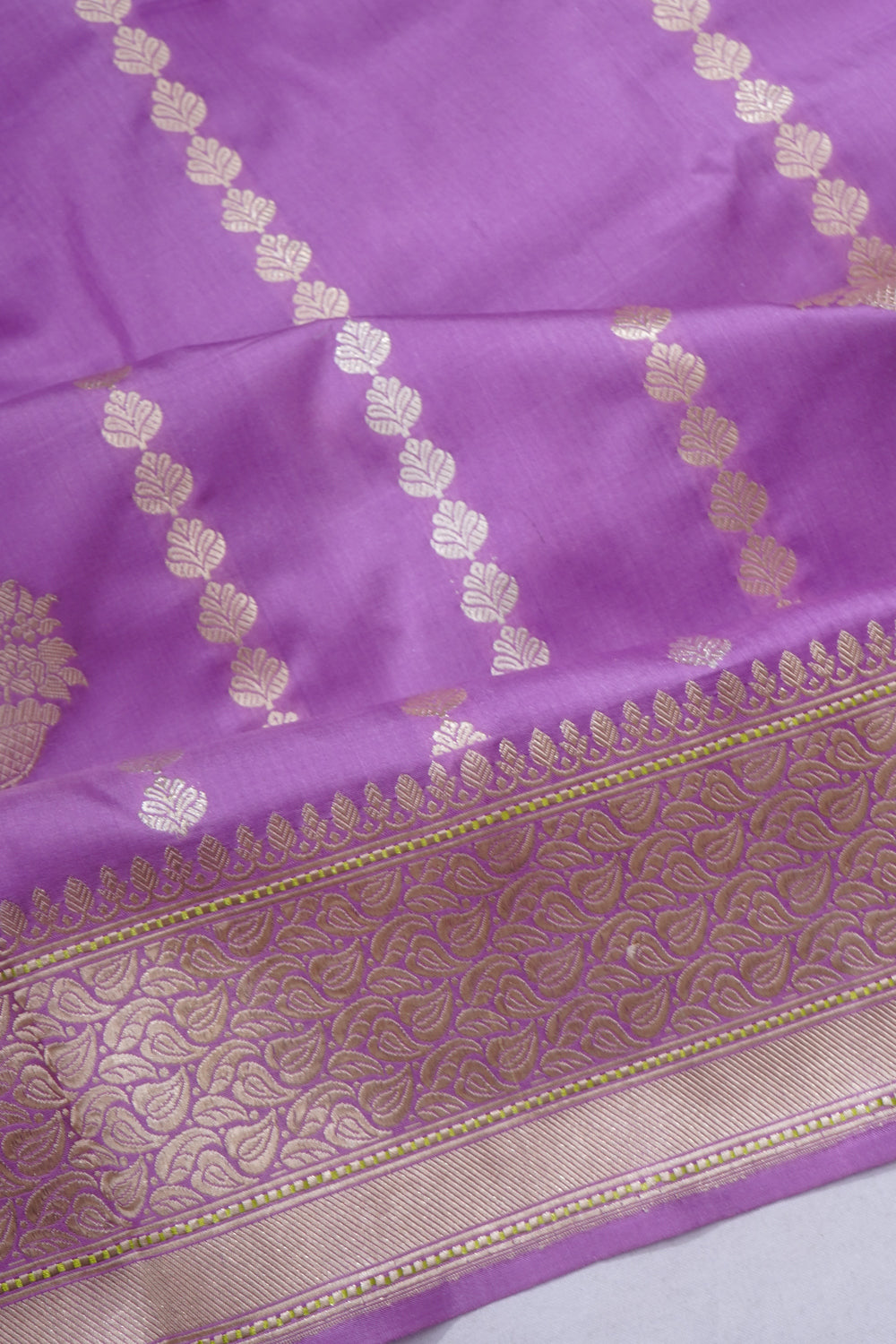 Banarasi Silk Vertical Lines Lavender Saree