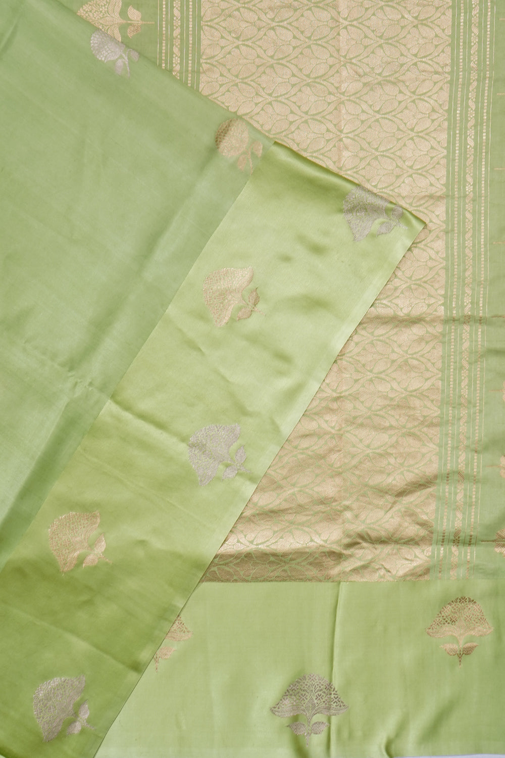 Banarasi Katan Silk Butta Pista Green Saree