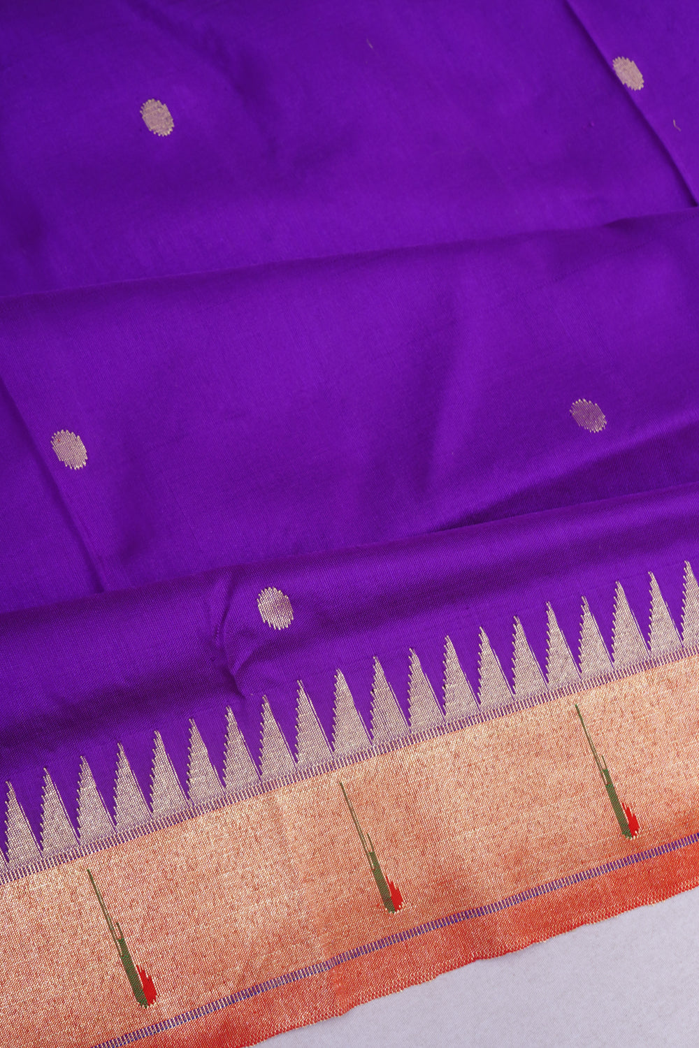 Paithani Silk Butta Violet Saree With Single Muniya Border