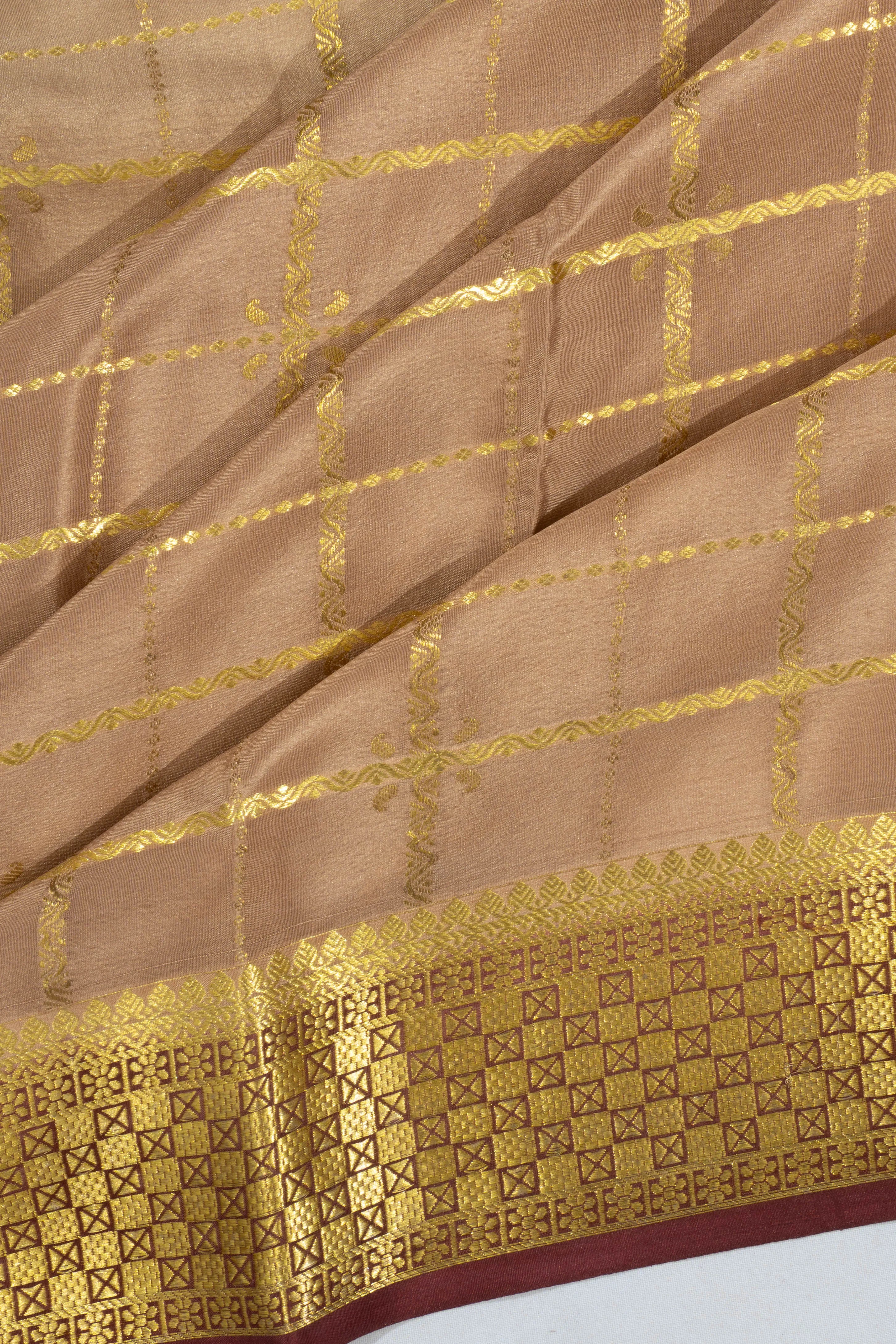 Mysore Silk Checks Dual Toned Beige And Peach Saree