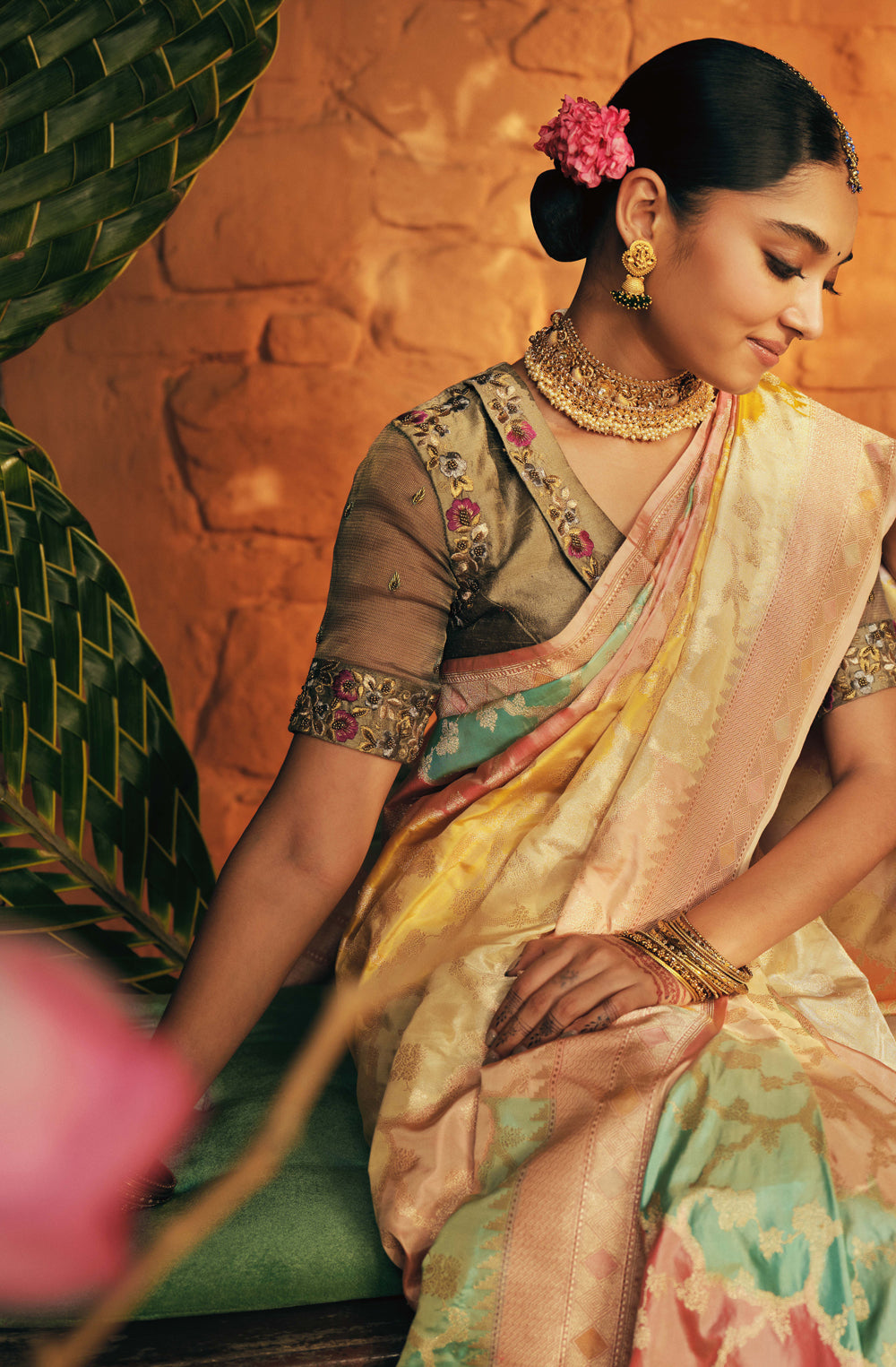 Banarasi Silk Kadwa Jaal Rangkat Peach Saree