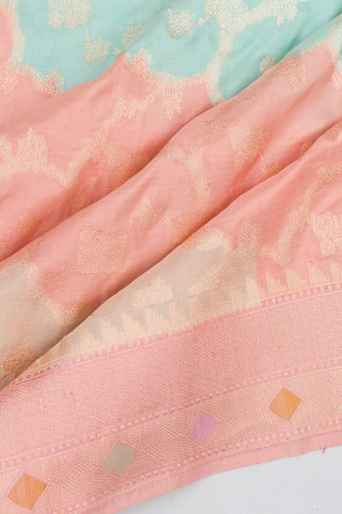 Banarasi Silk Kadwa Jaal Rangkat Peach Saree