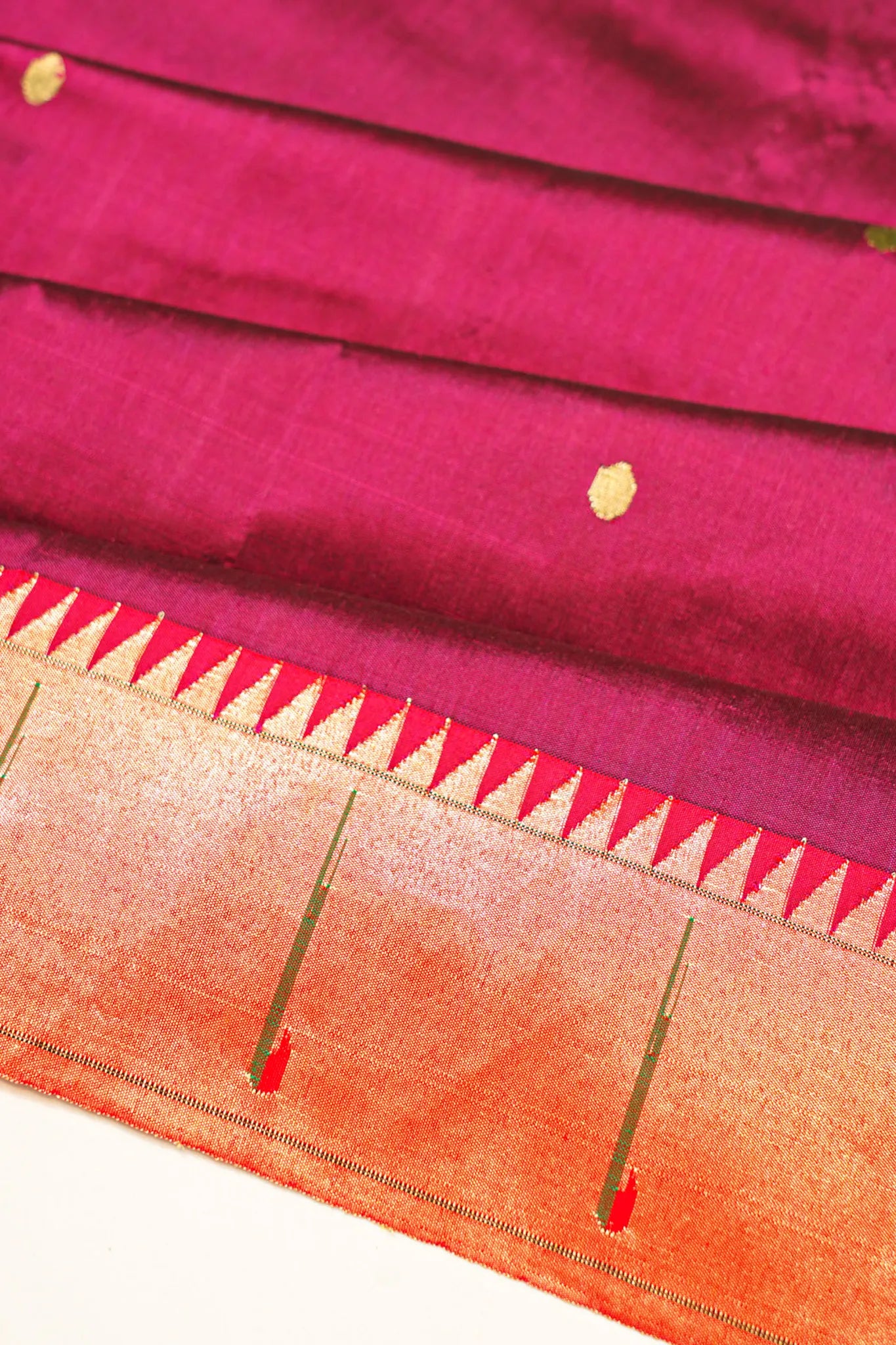 paithani-silk-butta-maroon-saree-with-single-muniya-border-1215736116