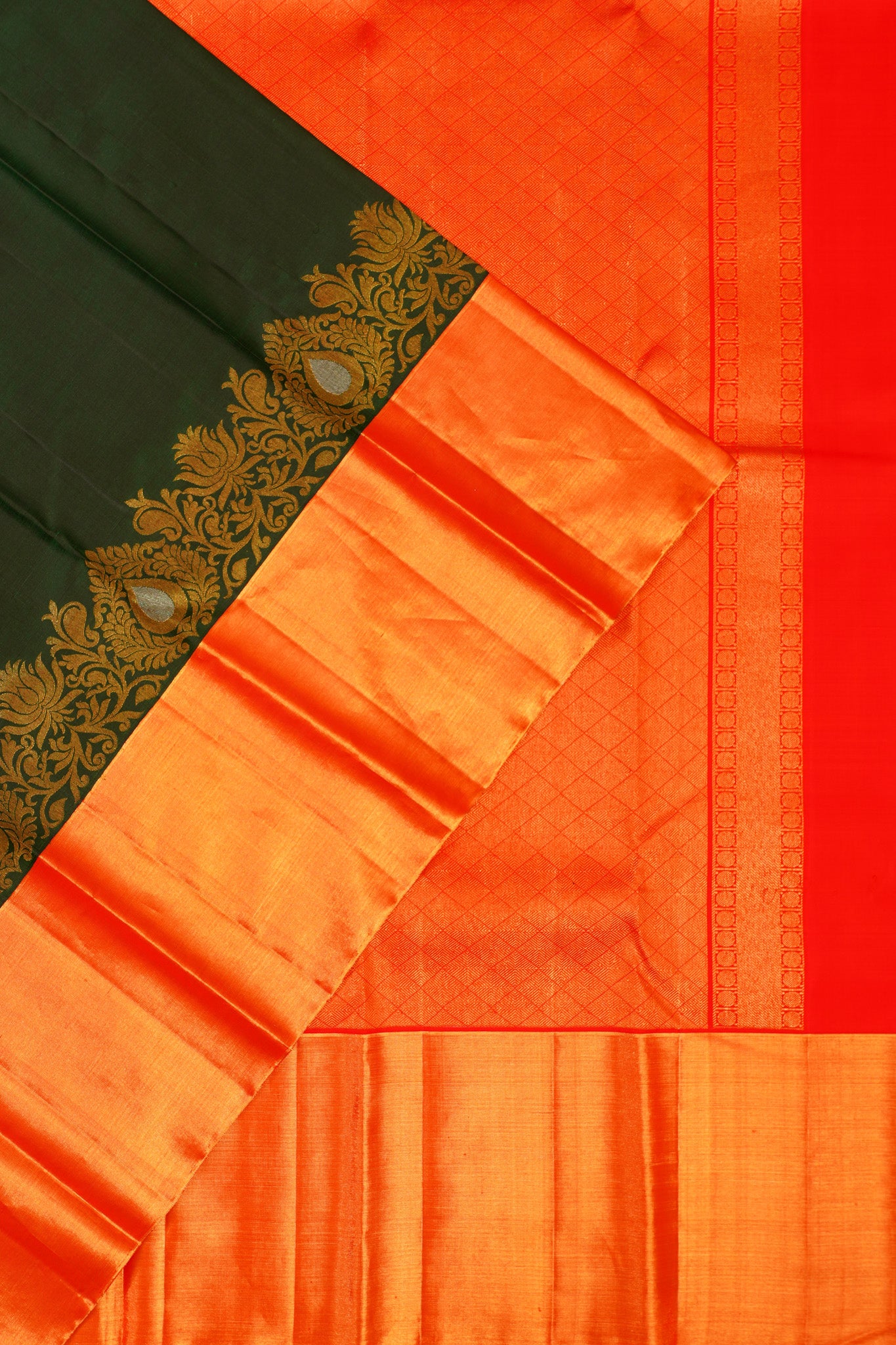 Kanchipuram Silk Plain Bottle Green Saree
