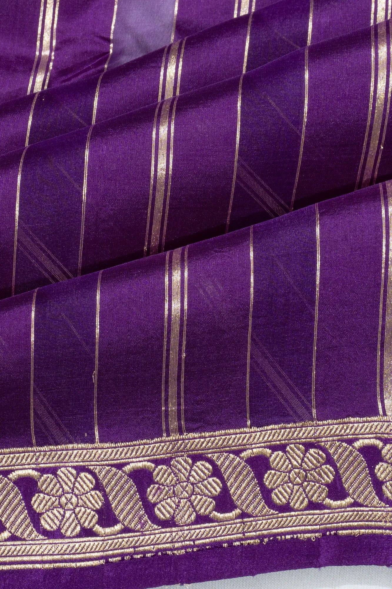 Banarasi Kora Organza Vertical Lines Purple Saree