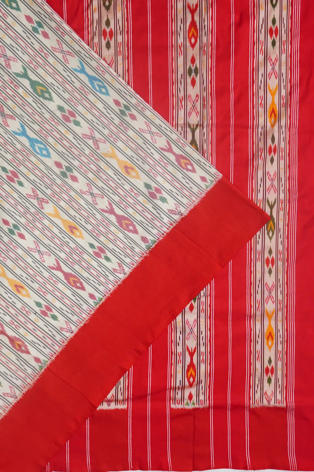 Pochampally Silk Ikat Vertical Lines White Saree