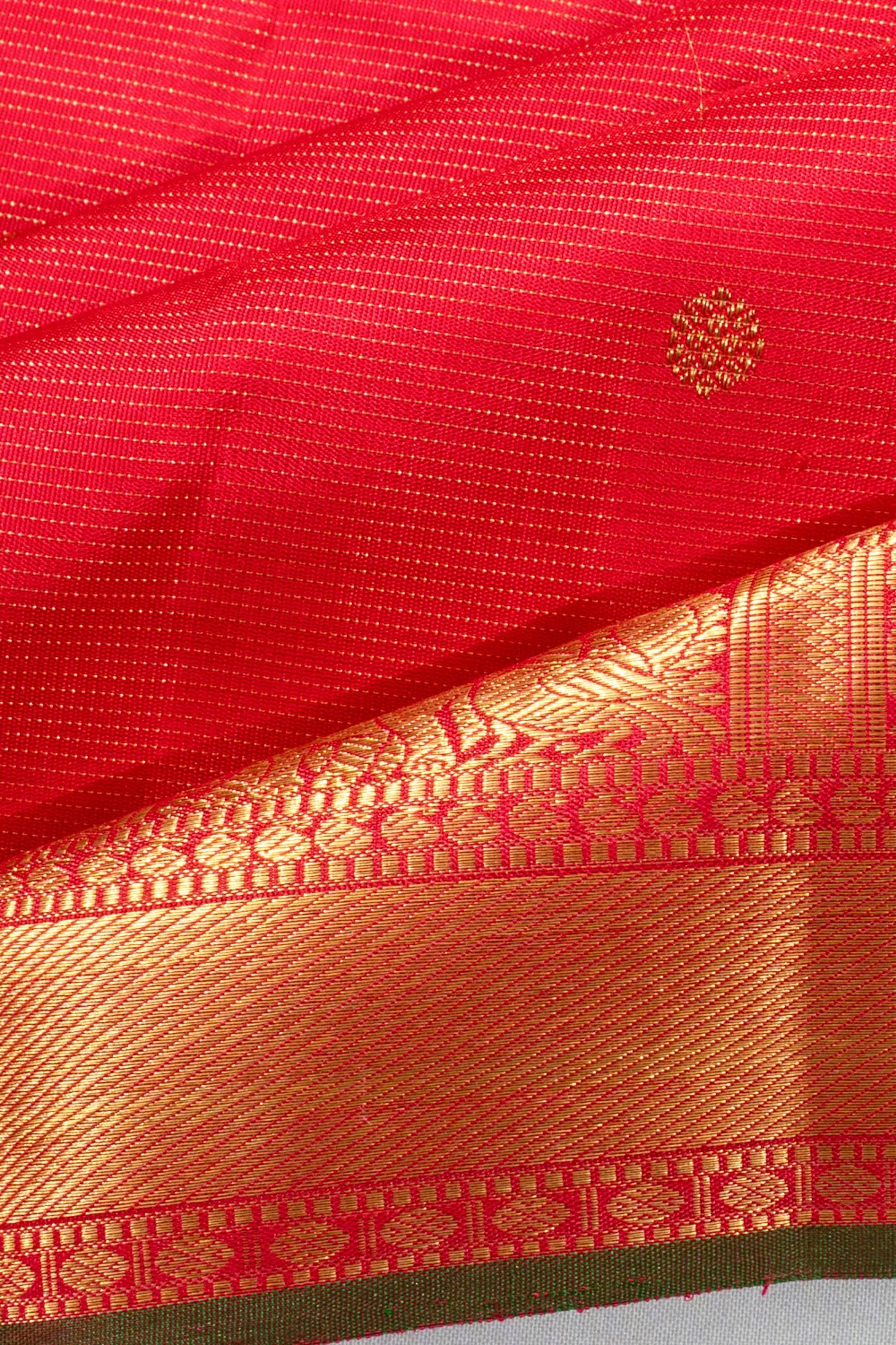 Kanchipuram Silk Oosi Lines And Butta Pink Saree