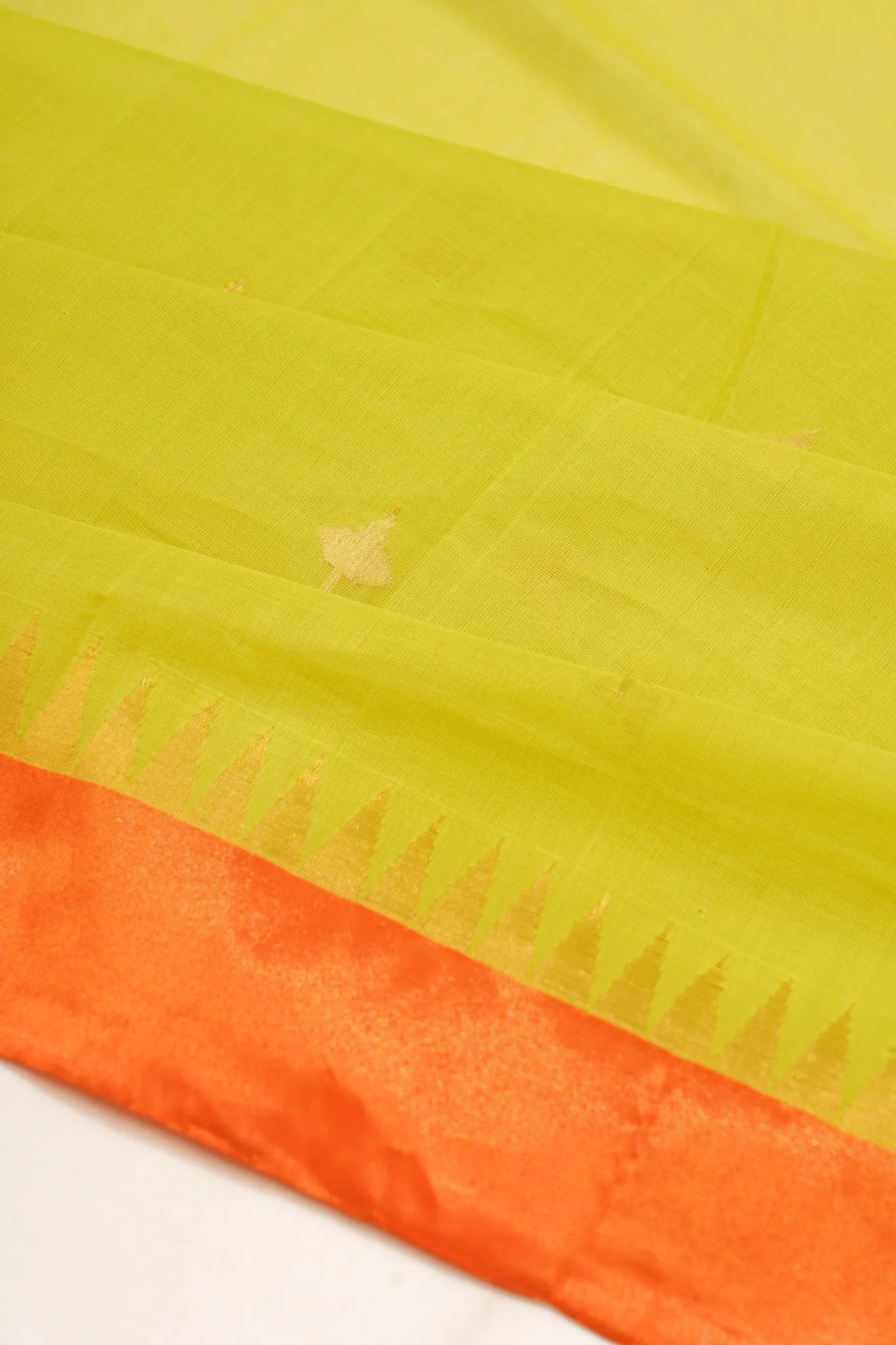 Ponduru Handspun Cotton Butta Parrot Green Saree With Jamdani Pallu
