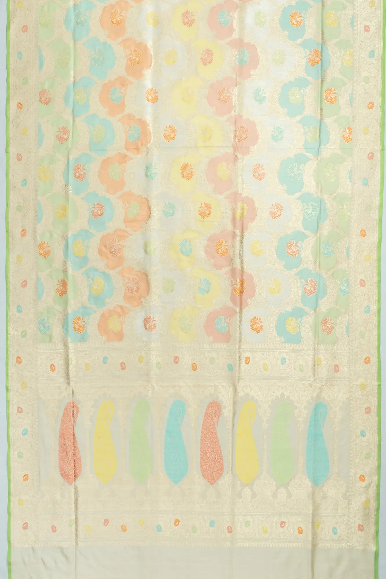 Banarasi Silk Meenakari Jaal Rangkat Cream Saree