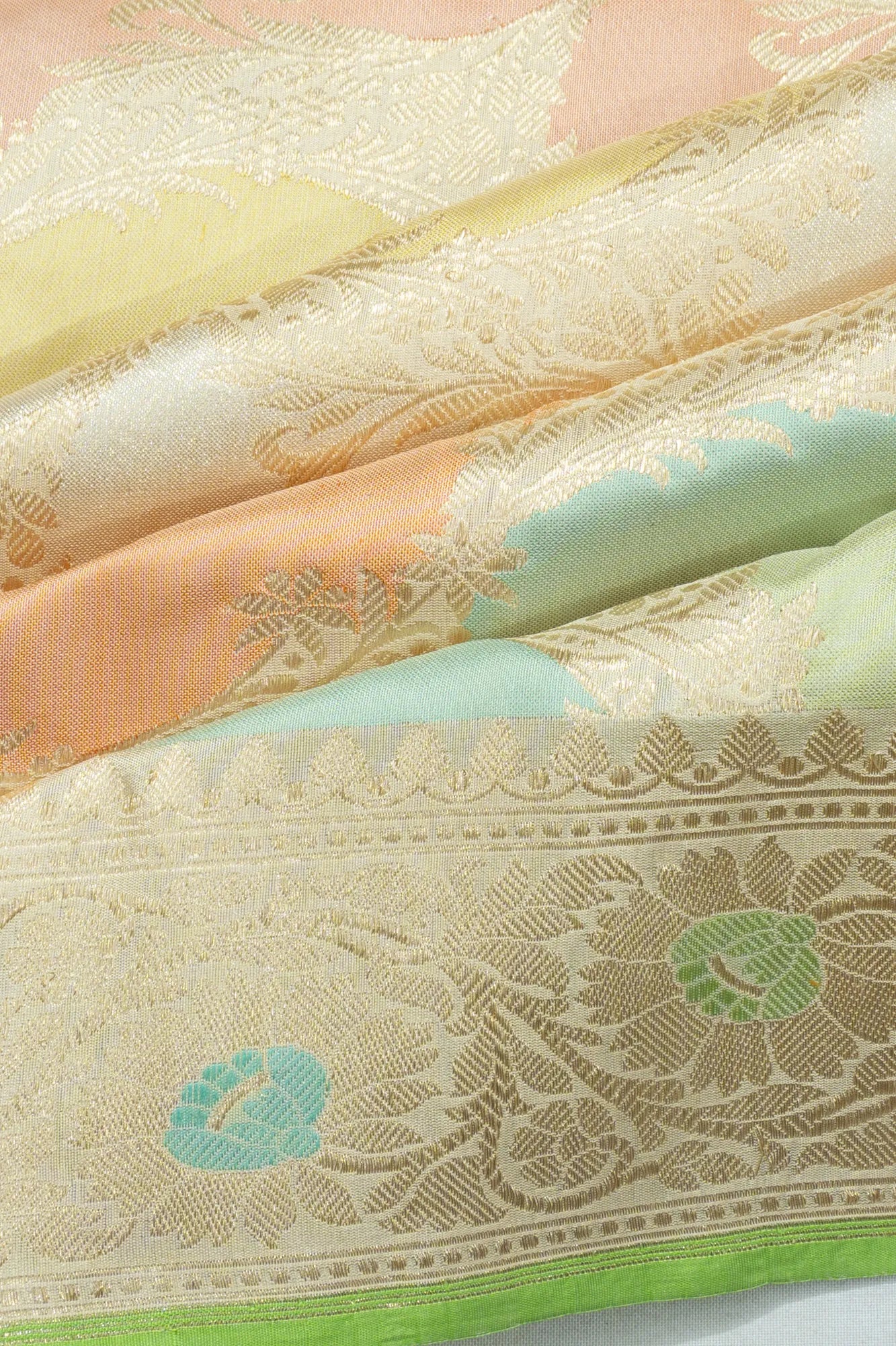 Banarasi Silk Meenakari Jaal Rangkat Cream Saree