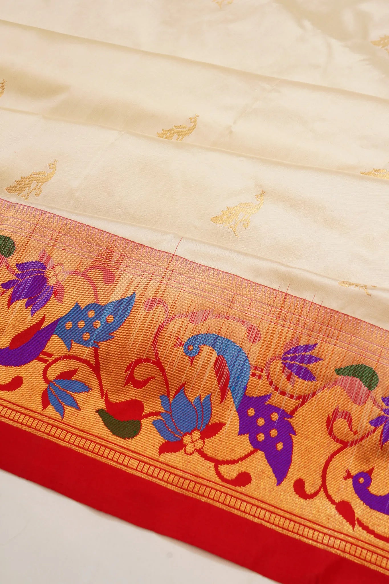 Muniya Silk Butta Off White Saree