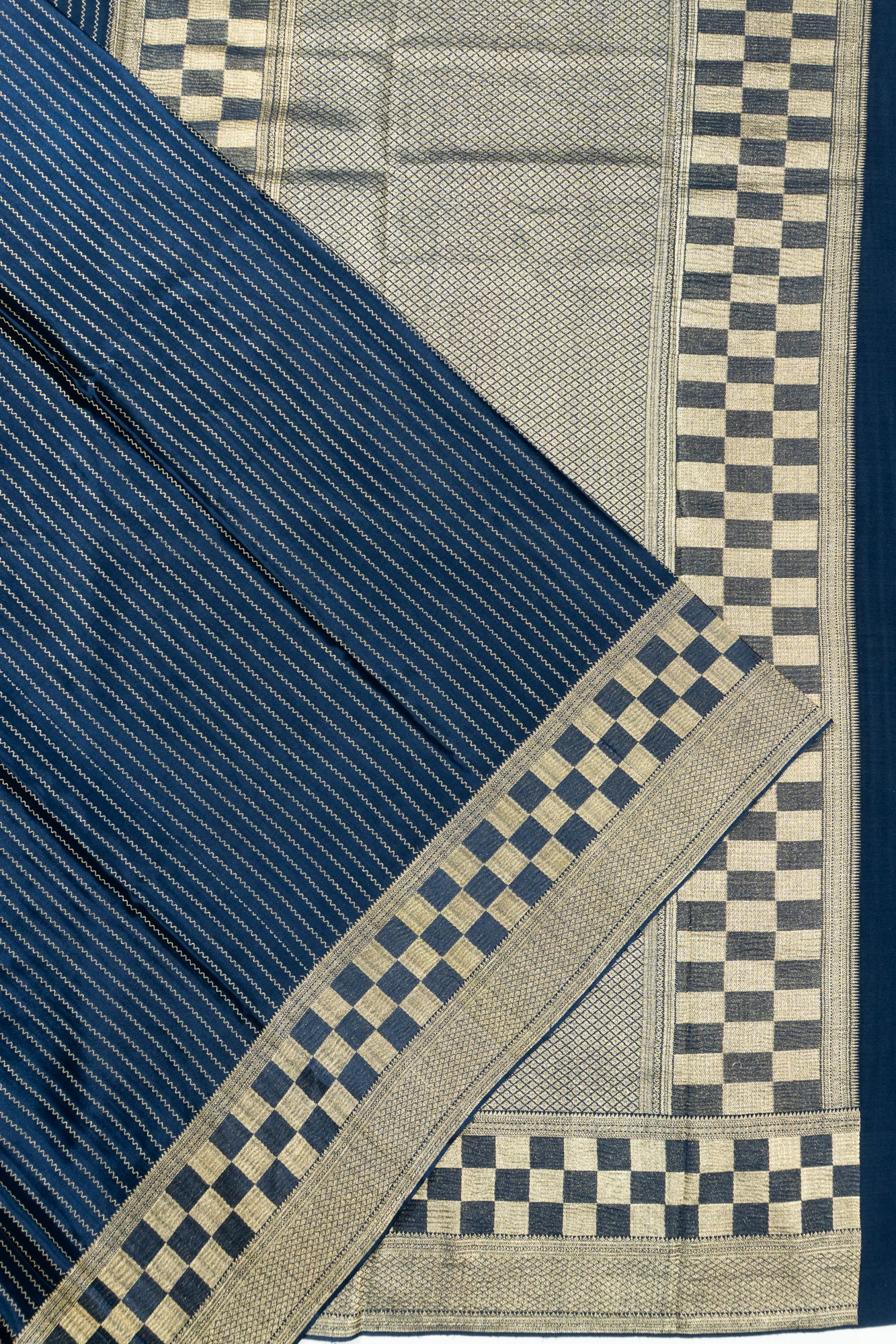 Binny Georgette Vertical Lines Teal Blue Saree