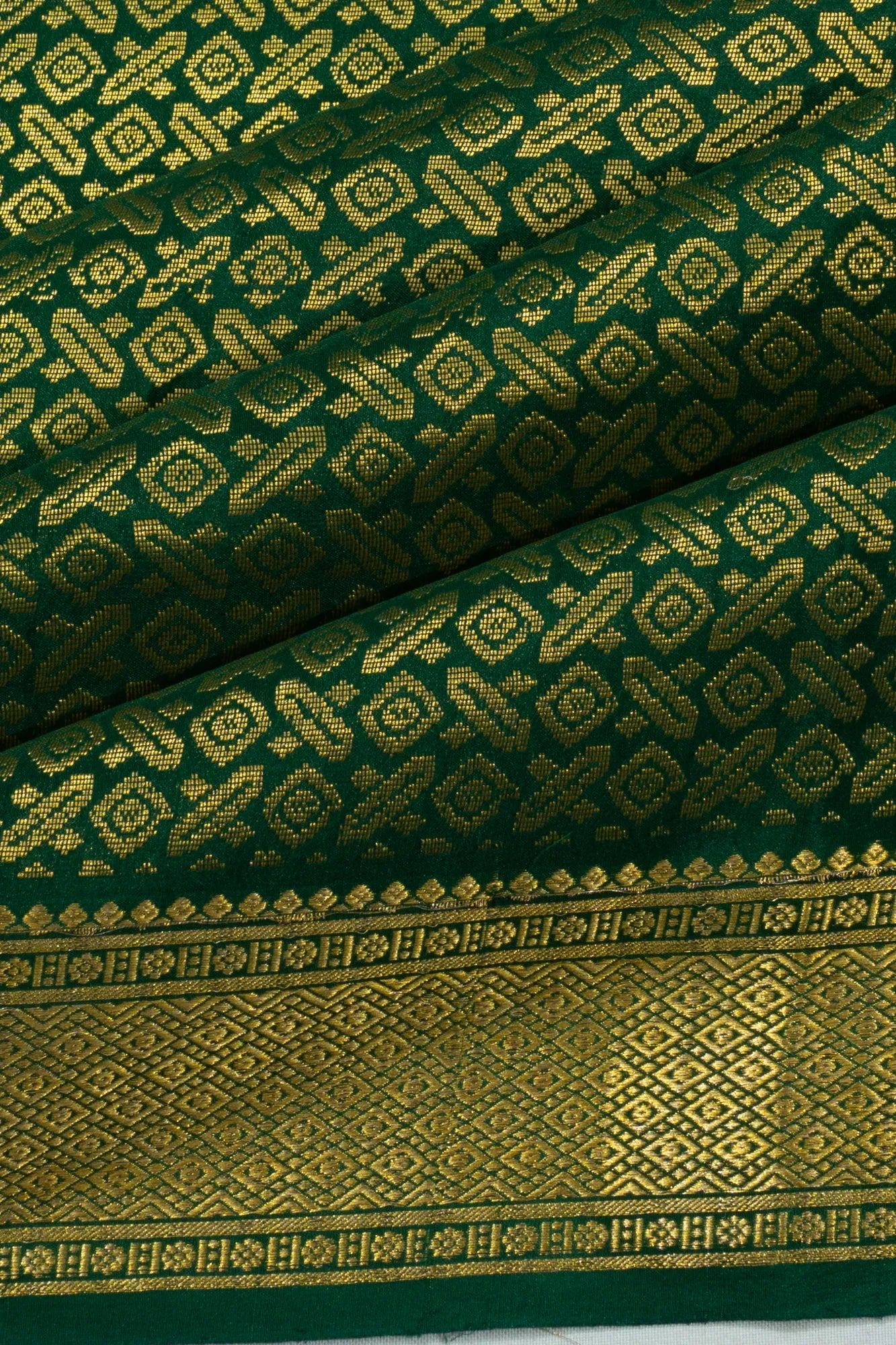 Binny Georgette Raising Brocade Bottle Green Saree