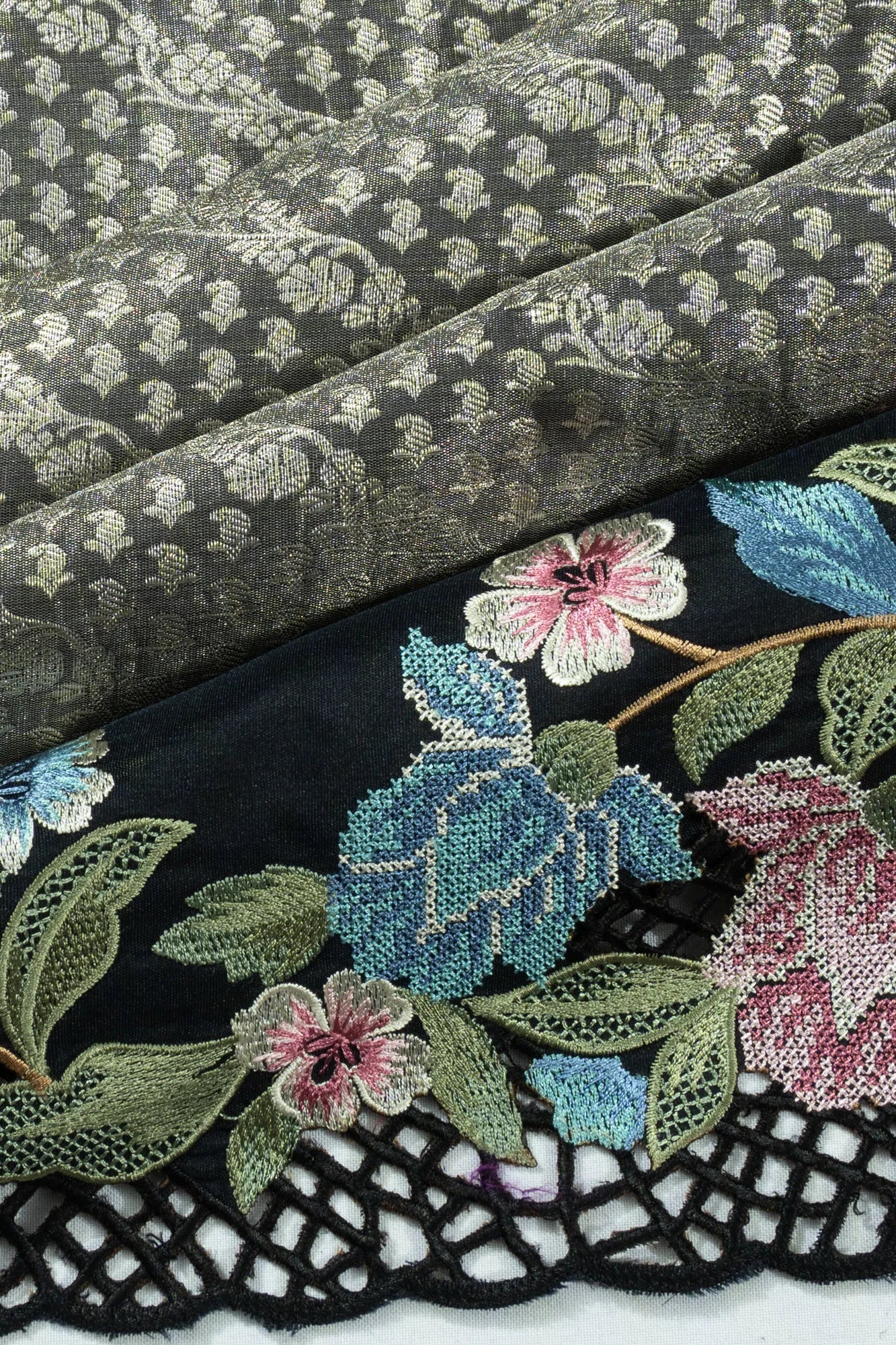Kanchipuram Silk Tissue Grey Saree With Embroidery Border