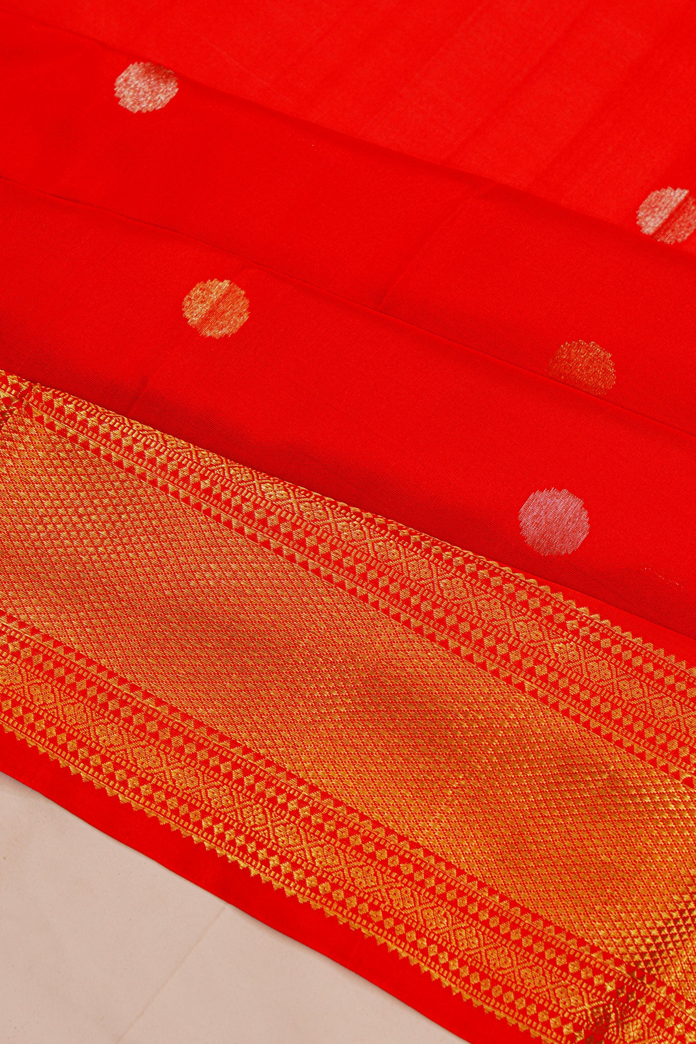 Uppada Silk Butta Red Saree WIth Jamdani Pallu