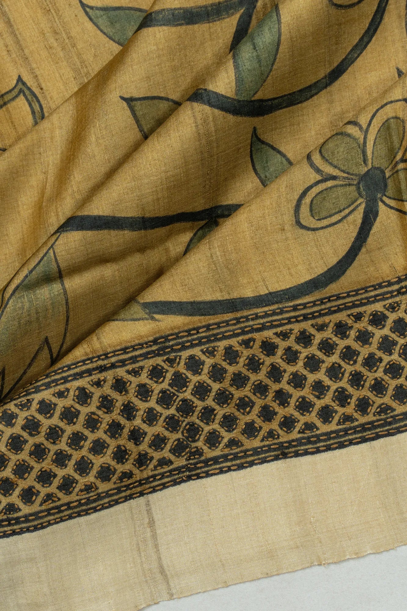 Tussar Floral Printed Cream Saree With Kantha Work