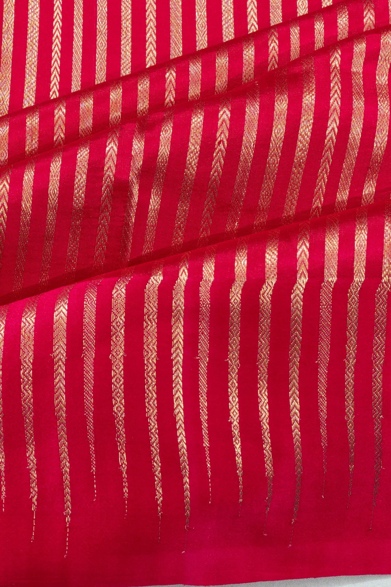 Banarasi Katan Silk Vertical Lines Pink Saree