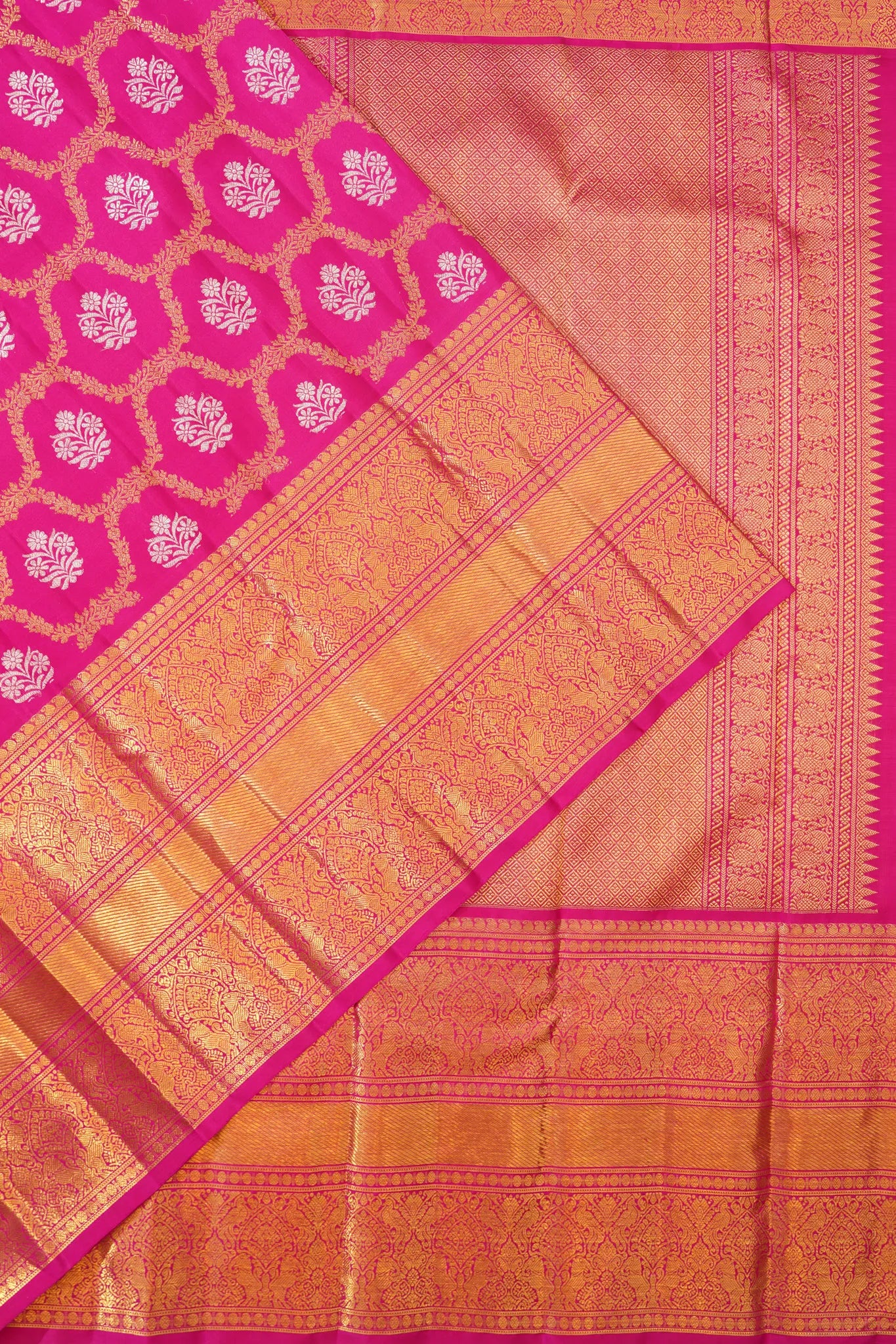 Kanchipuram Silk Jaal And Butta Pink Saree