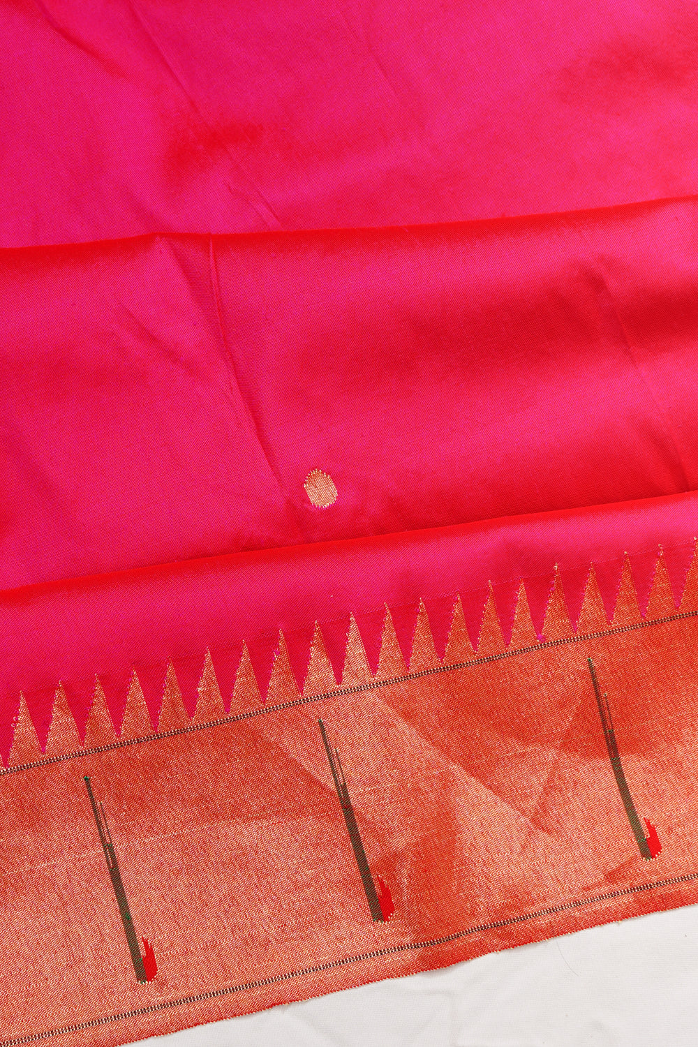 Paithani Silk Butta Pink Saree With Single Muniya Border