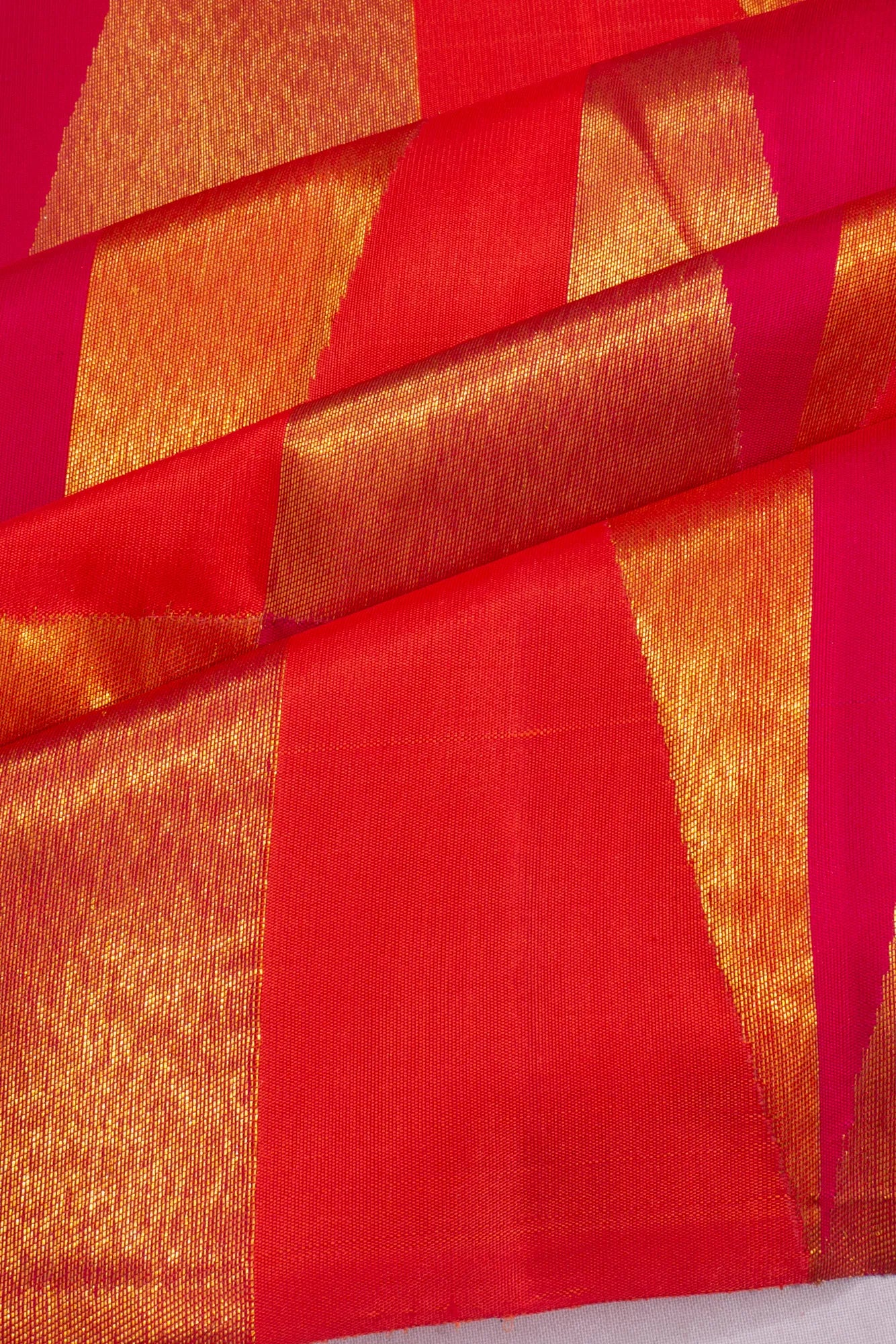 Kanchipuram Silk Geometrical Brocade Rani Pink Saree