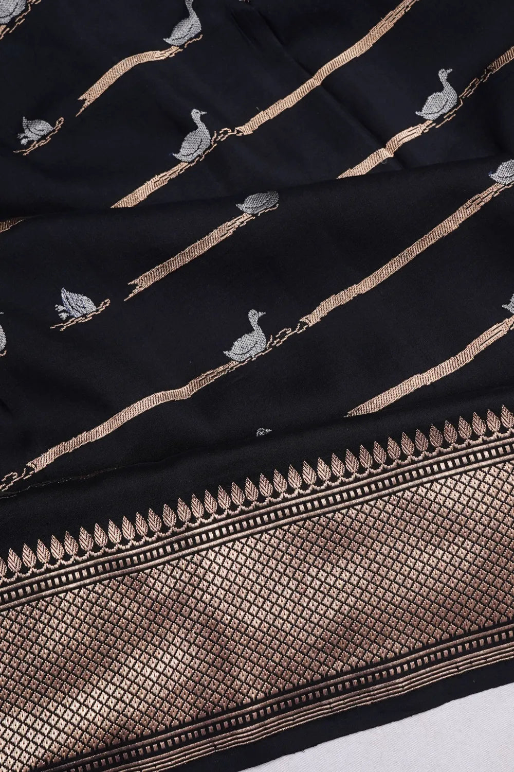 Banarasi Silk Kadwa Horizontal Lines Black Saree