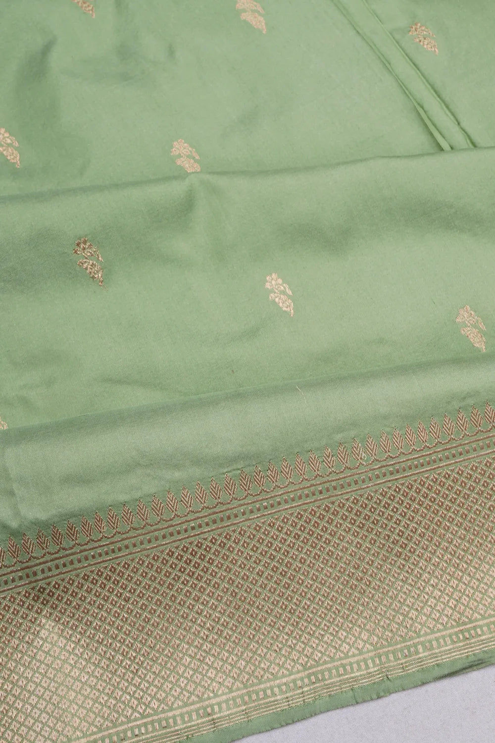 Banarasi Silk Kadwa Butta Pista Green Saree