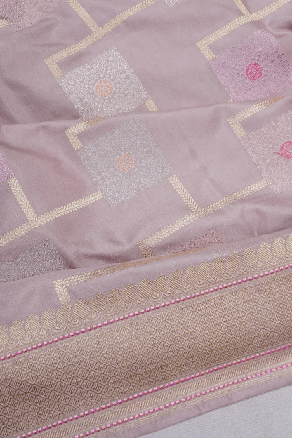 Banarasi Silk Geometrical Brocade Lilac Saree