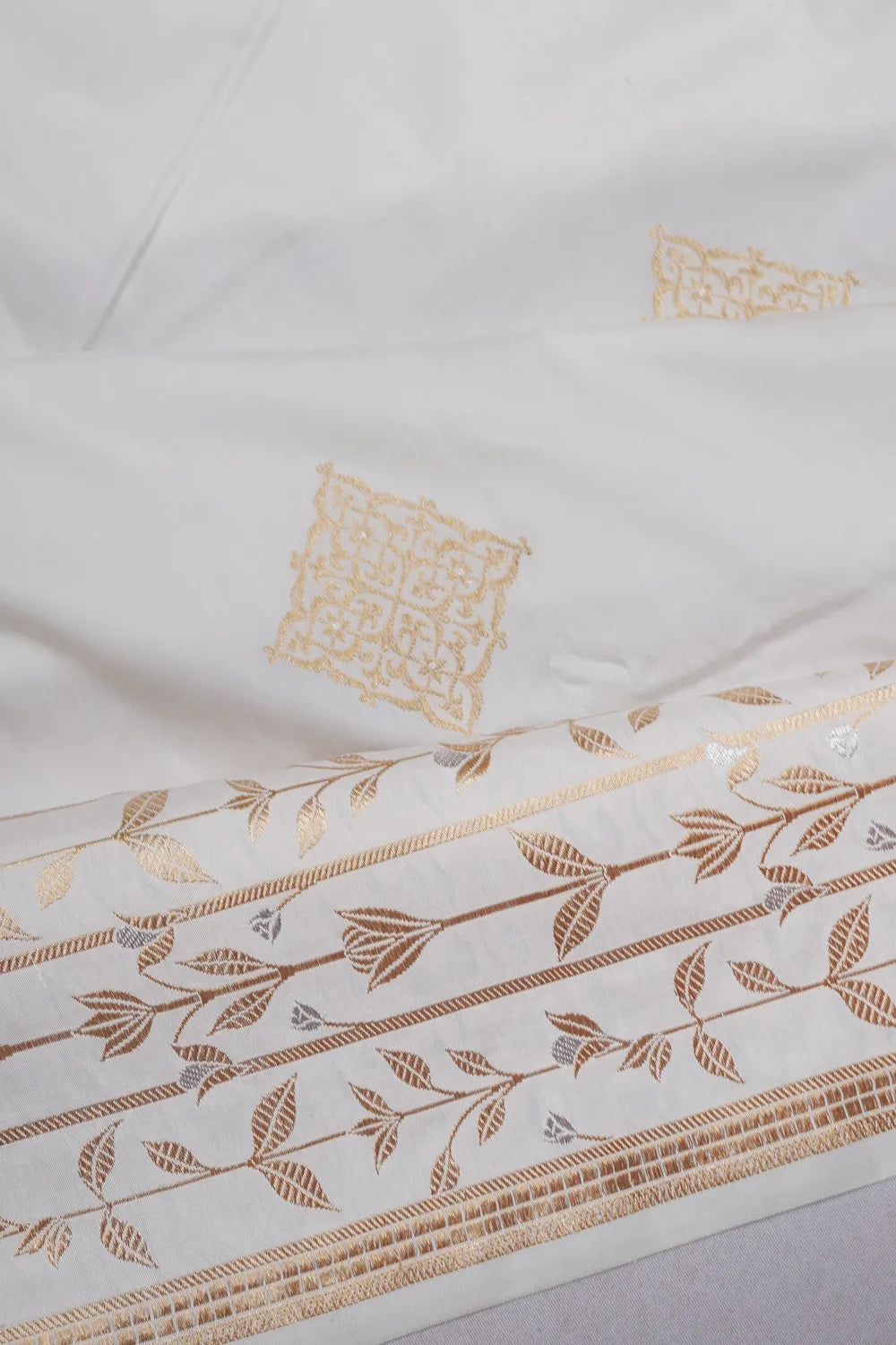 Banarasi Silk Kadwa Butta White Saree