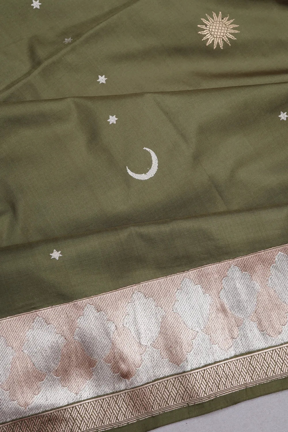 Banarasi Silk Kadwa Butta Mehendi Green Saree