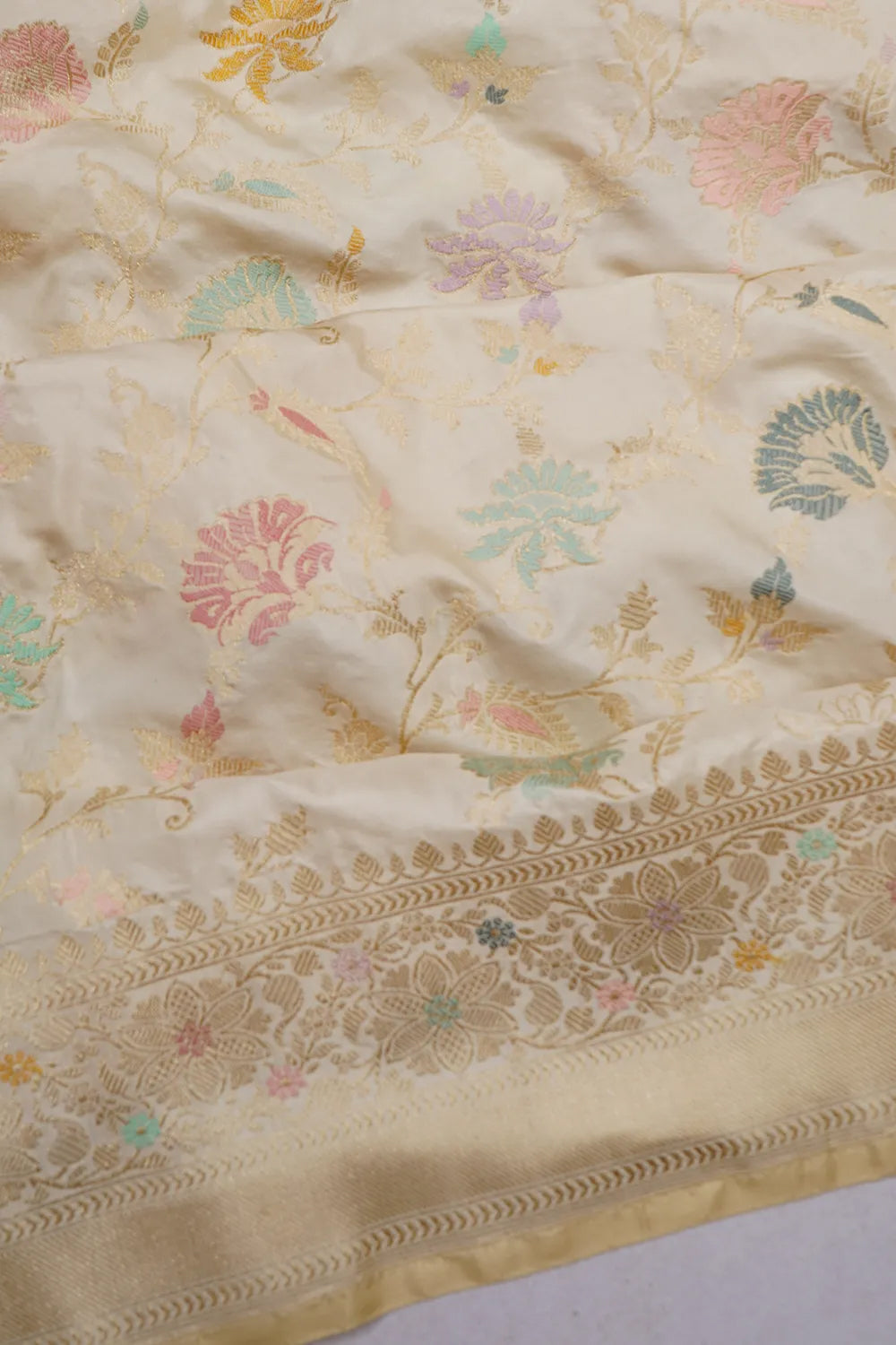 Banarasi Silk Meenakari Kadwa Jaal Cream Saree