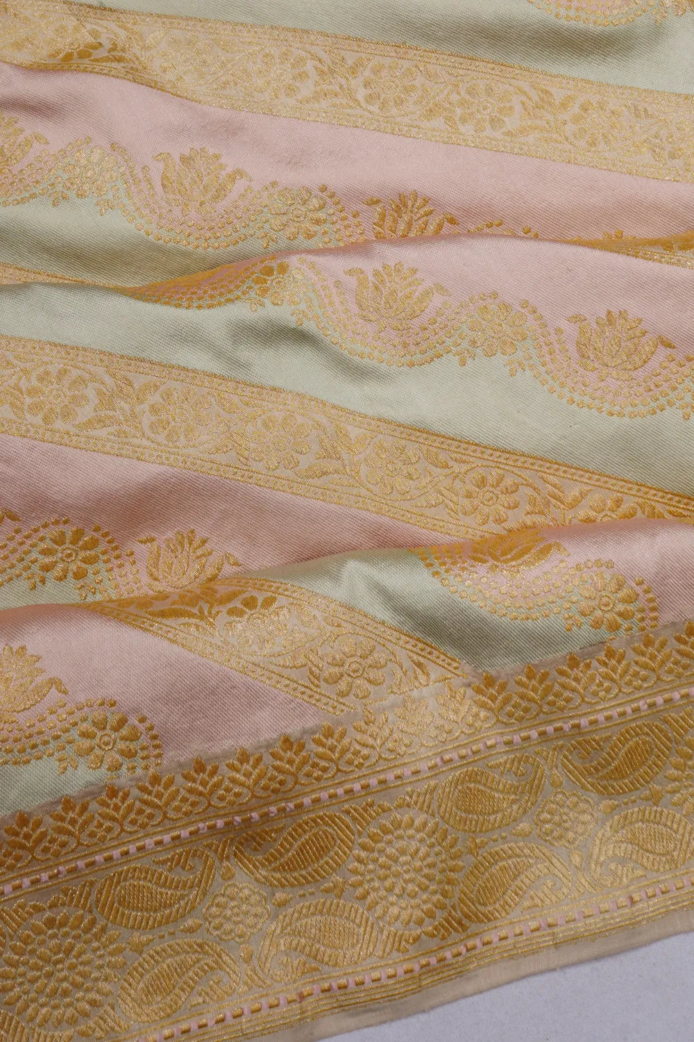 Banarasi Silk Leheriya Kadwa Jaal Rangkat Cream Saree