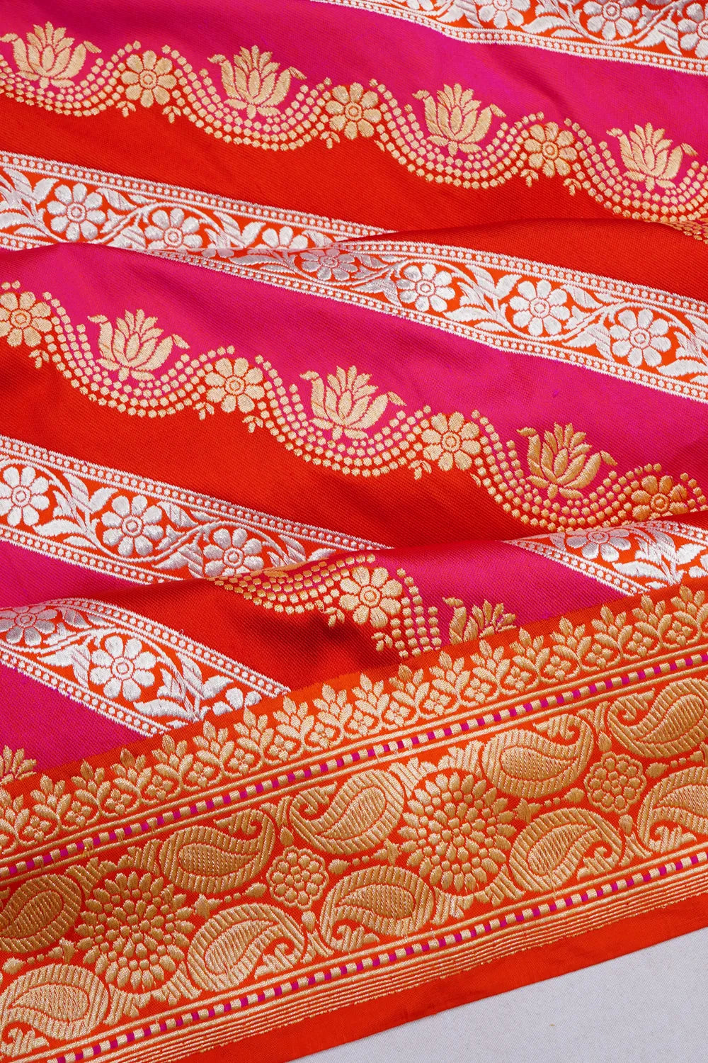 Banarasi Silk Leheriya Kadwa Jaal Rangkat Red Saree
