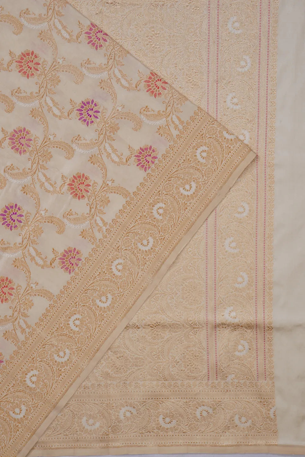 Banarasi Silk Kadwa Meenakari Jaal Off White Saree