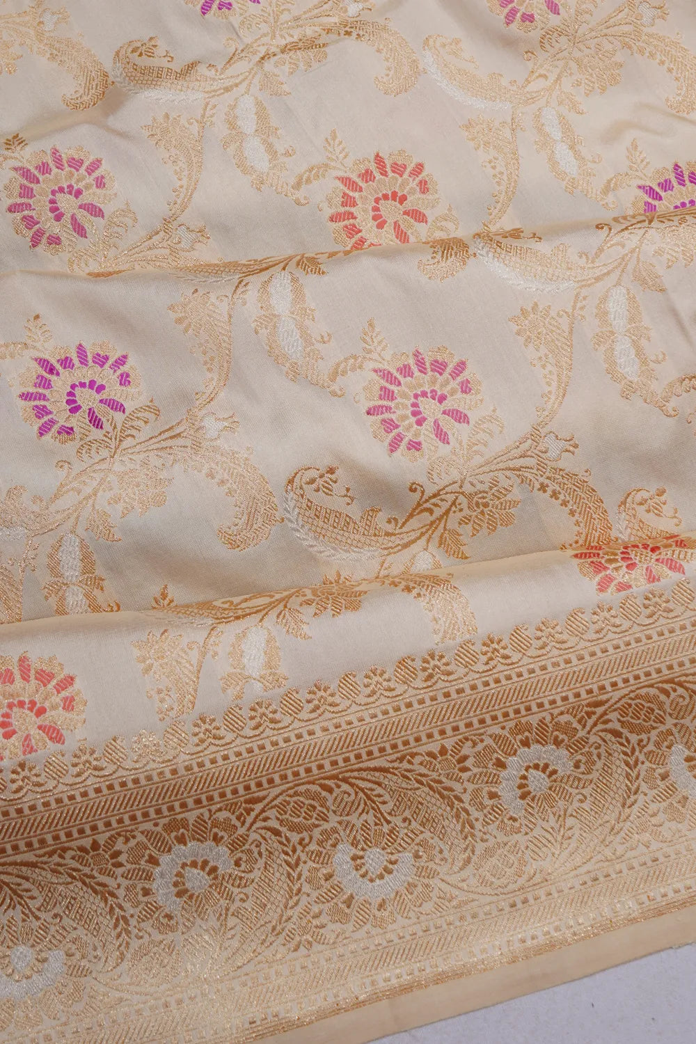 Banarasi Silk Kadwa Meenakari Jaal Off White Saree