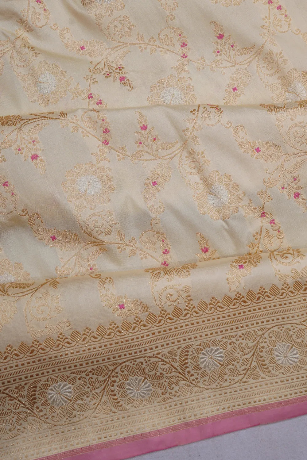 Banarasi Silk Kadwa Meenakari Jaal Cream Saree