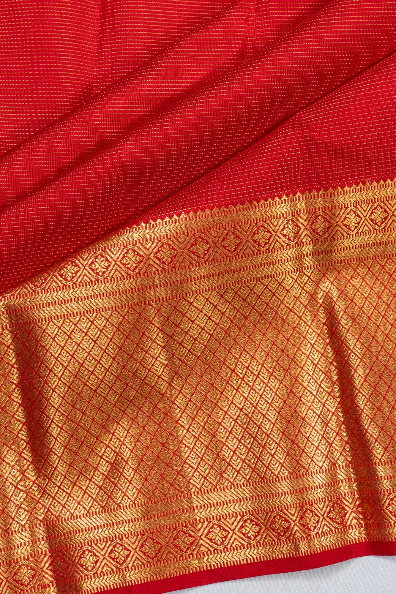 Kanchipuram Silk Oosi Lines Red Saree