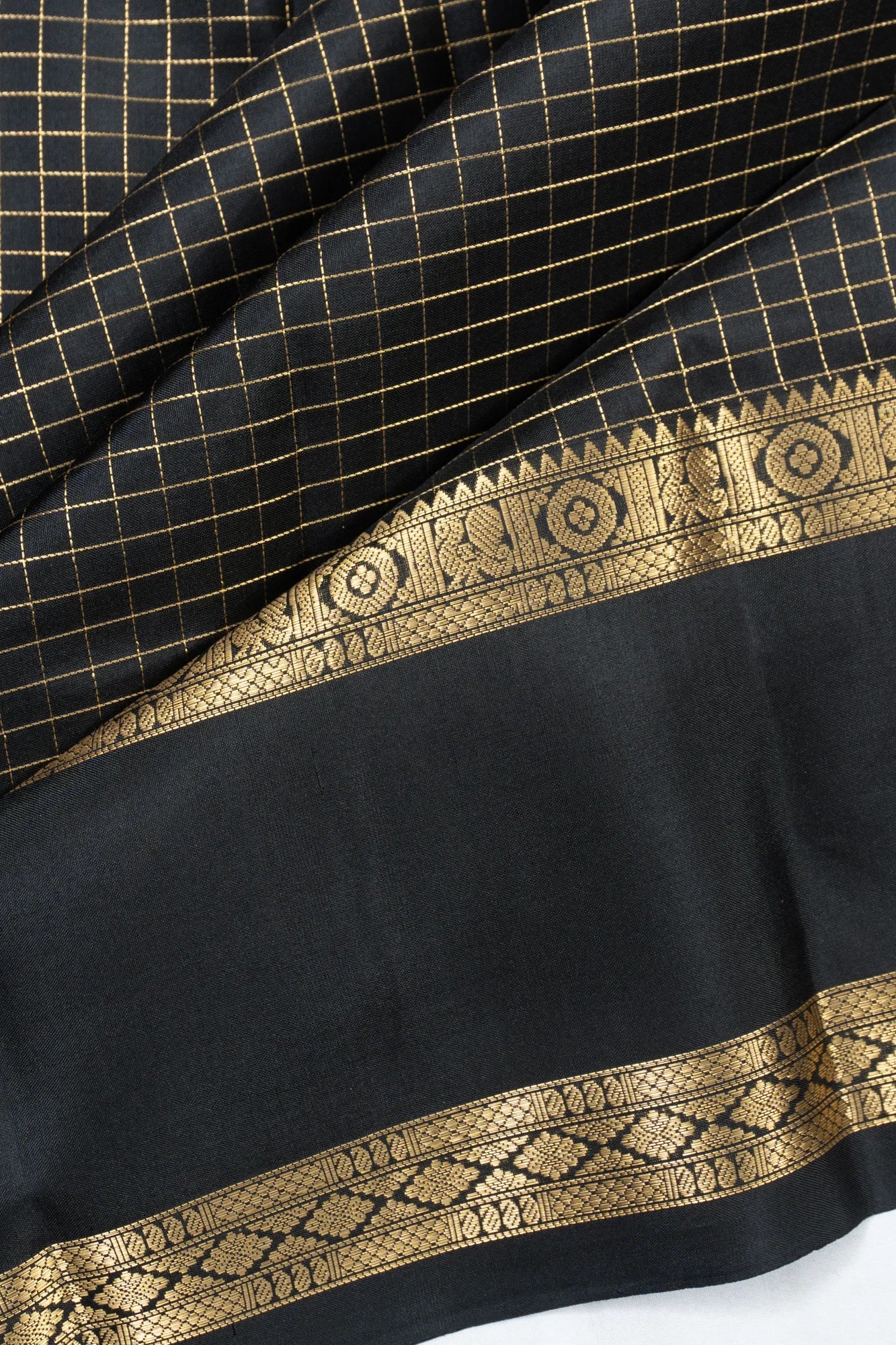 Classic Kanchipuram Silk Checks Black Saree With Rettai Pettu Border