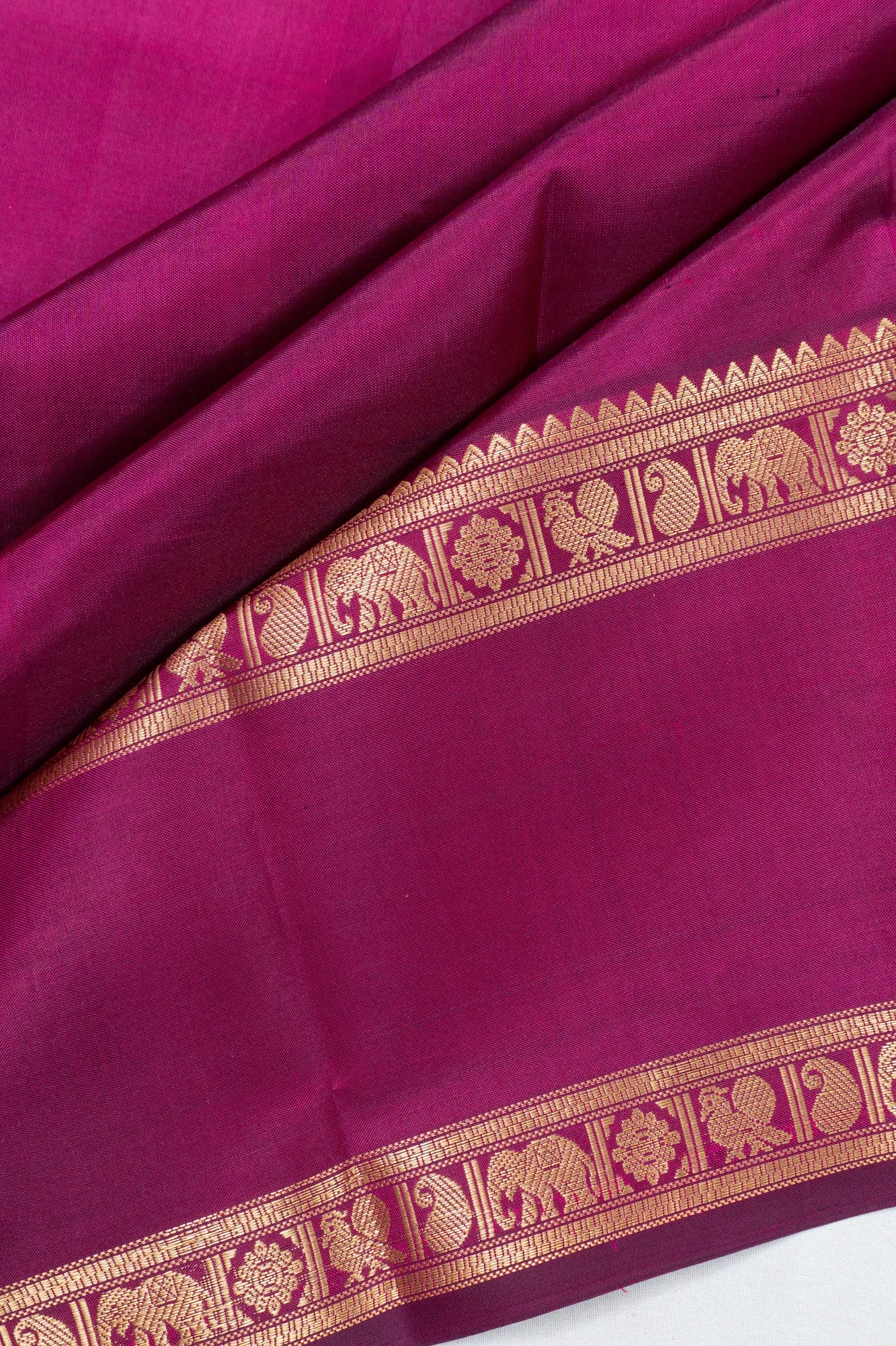 Classic Kanchipuram Silk Butta Purple Saree With Rettai Pettu Border
