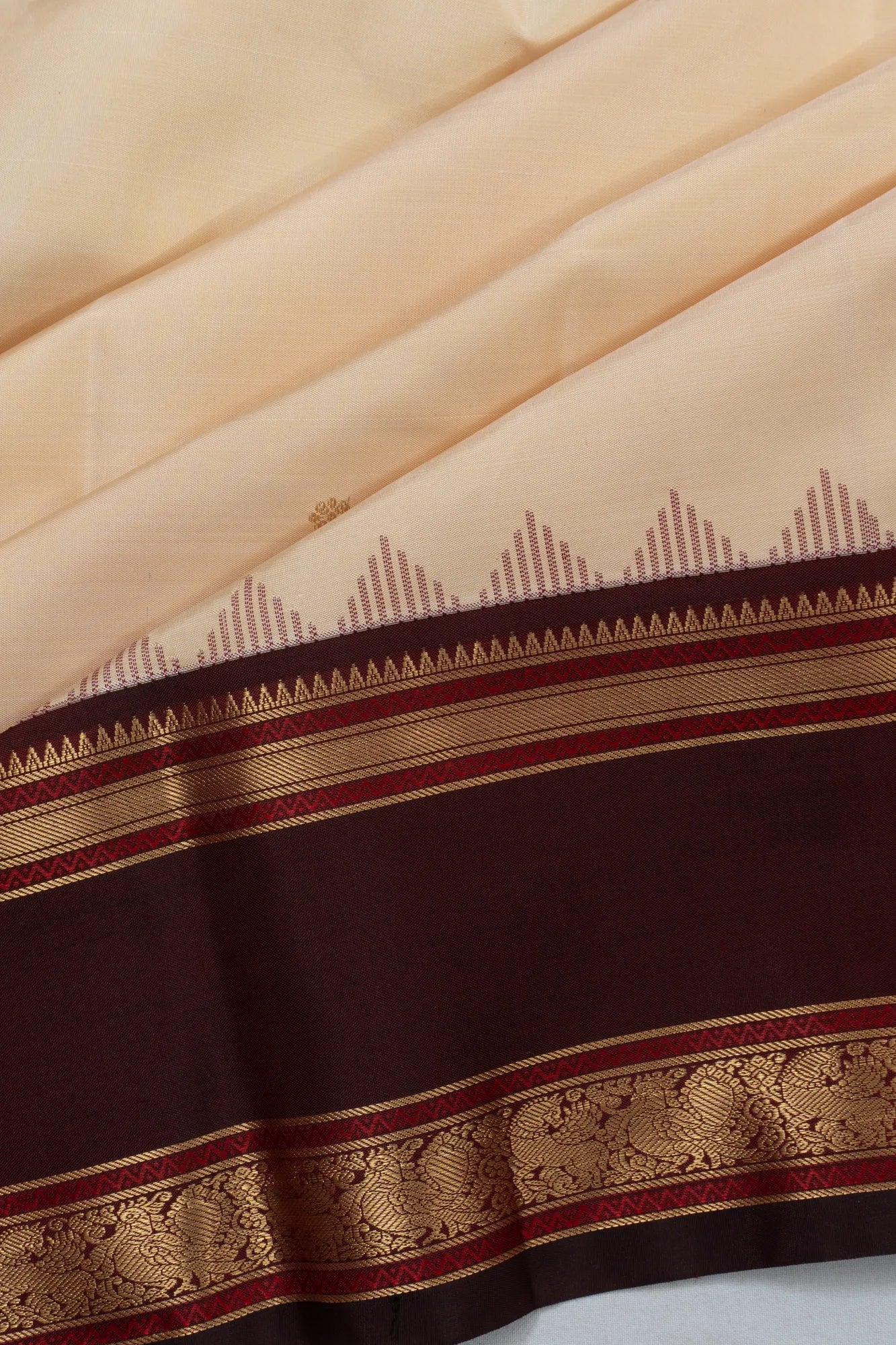 Classic Kanchipuram Silk Butta Cream Saree With Rettai Pettu Border
