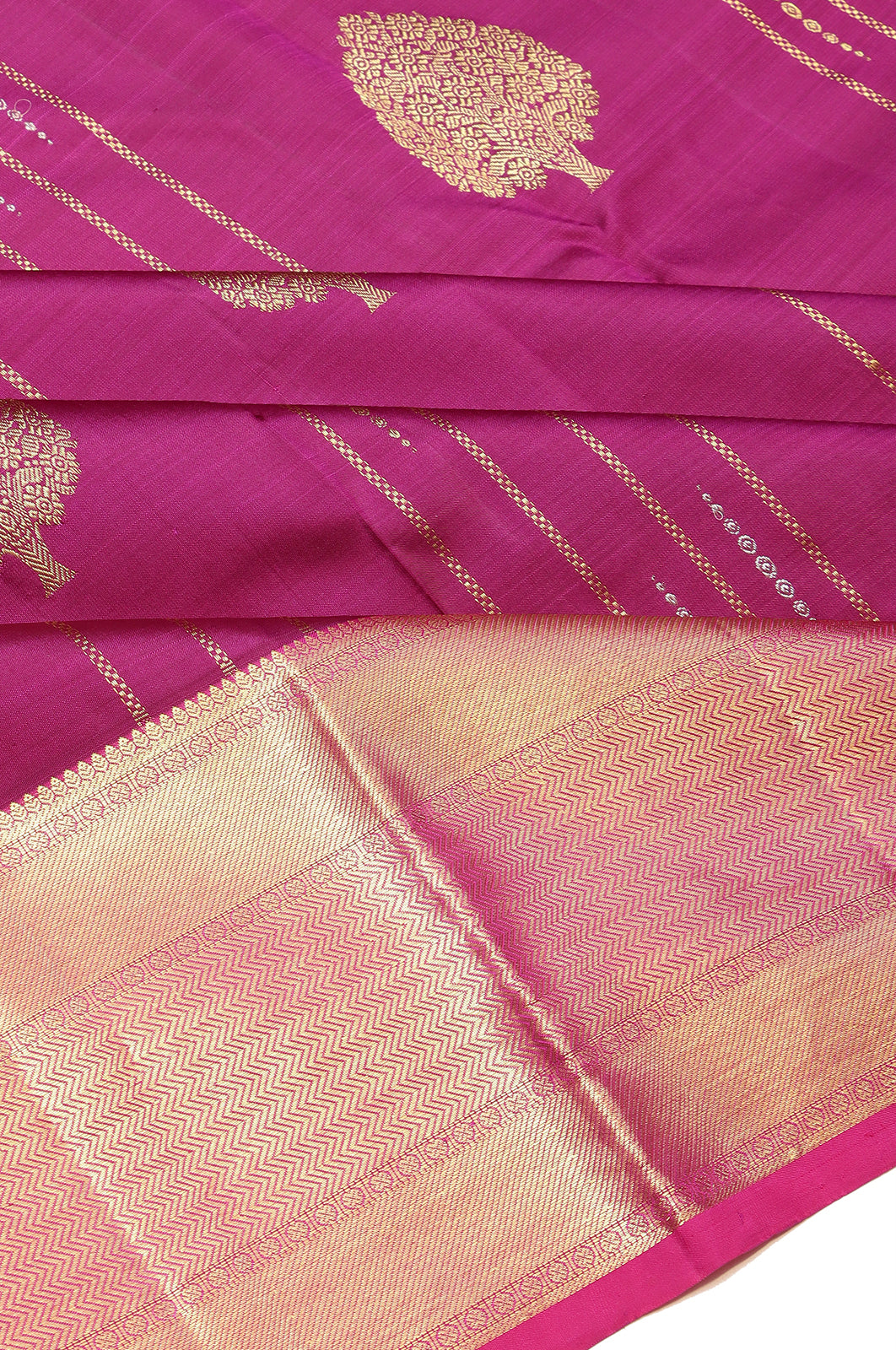 Taranga Kanchi Silk Butta Purple Saree