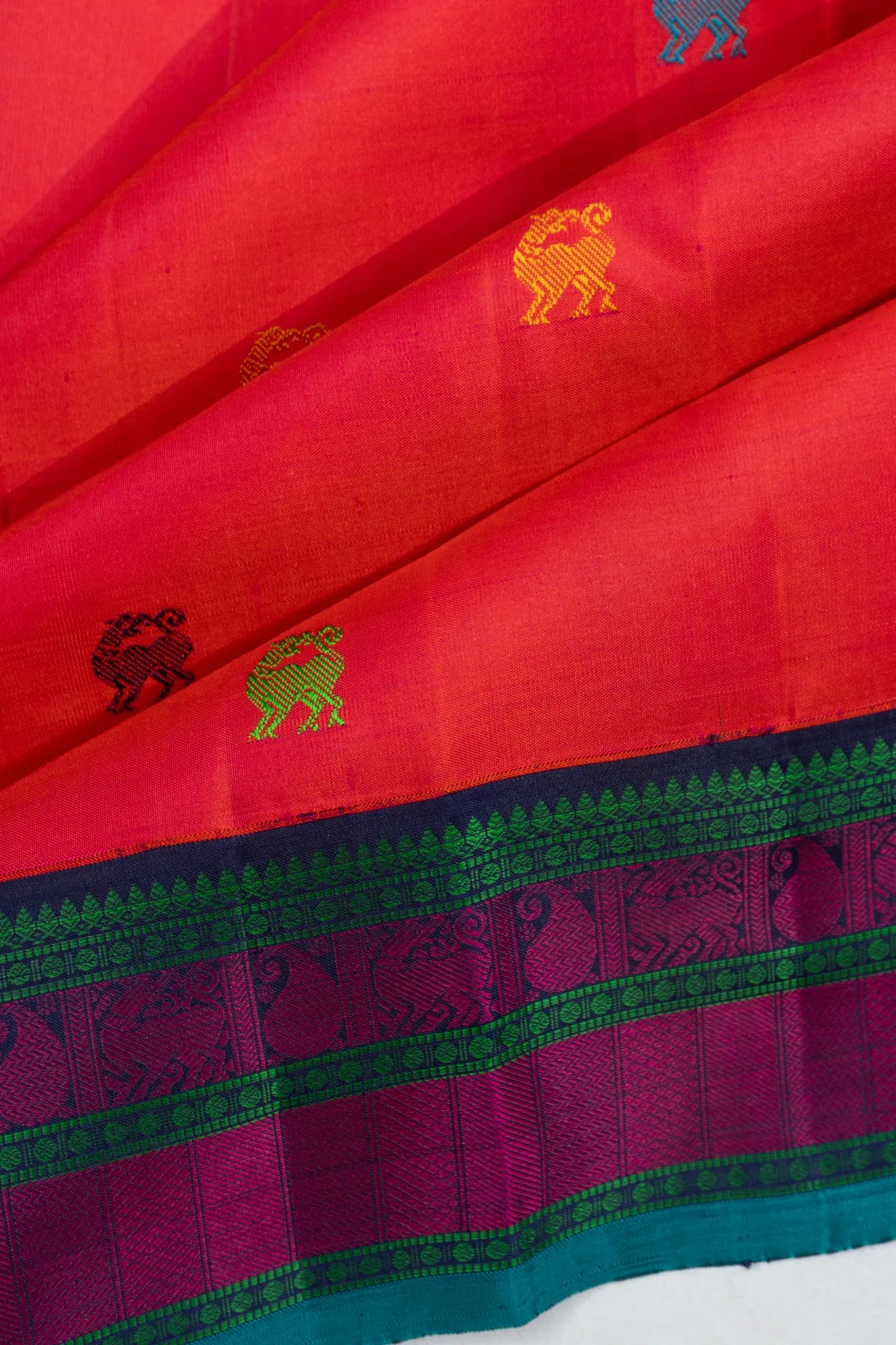 Zero Zari Kanchipuram Silk Butta Red Saree
