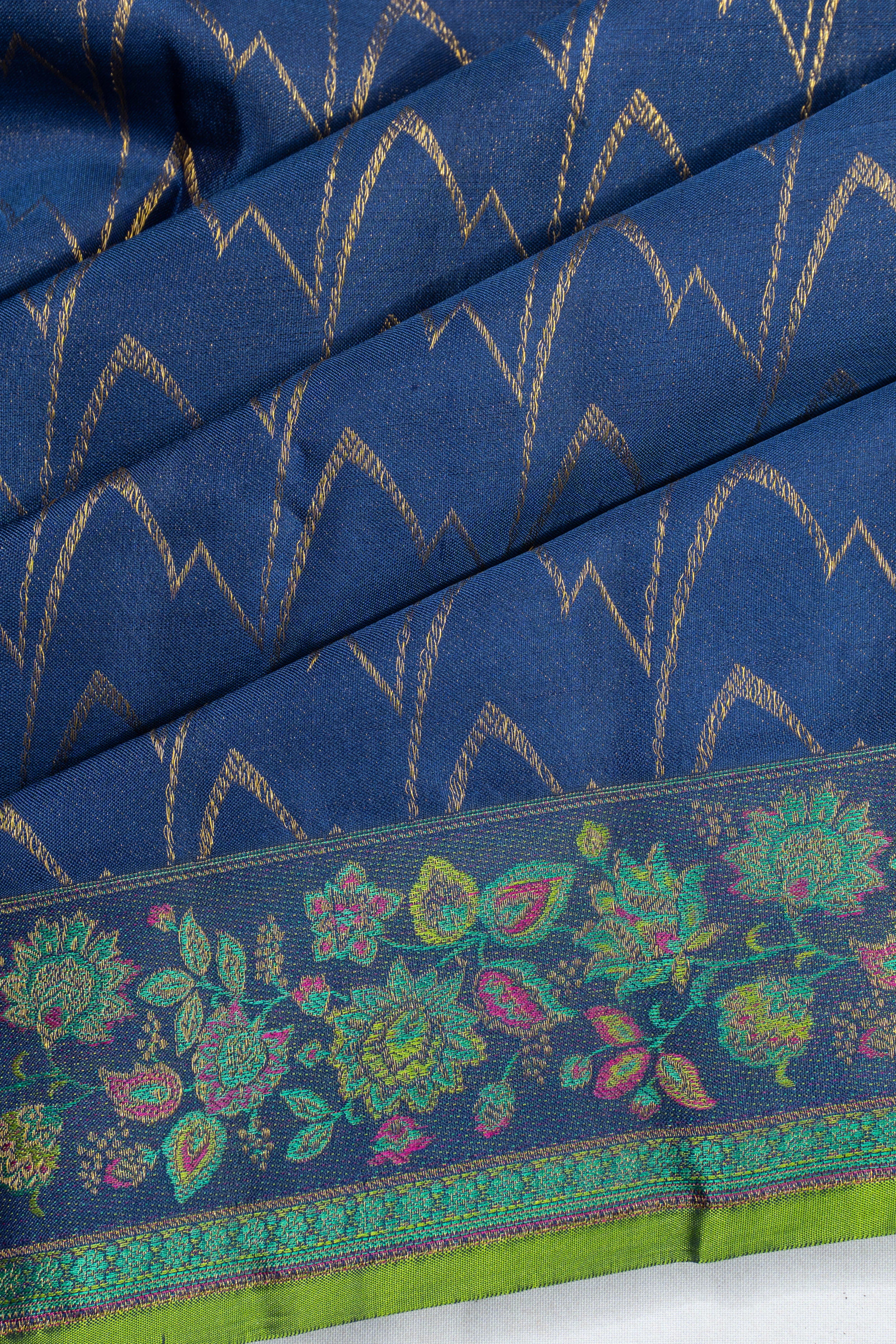 Zero Zari Classic Kanchipuram Silk Zig Zag Lines Dark Blue Saree