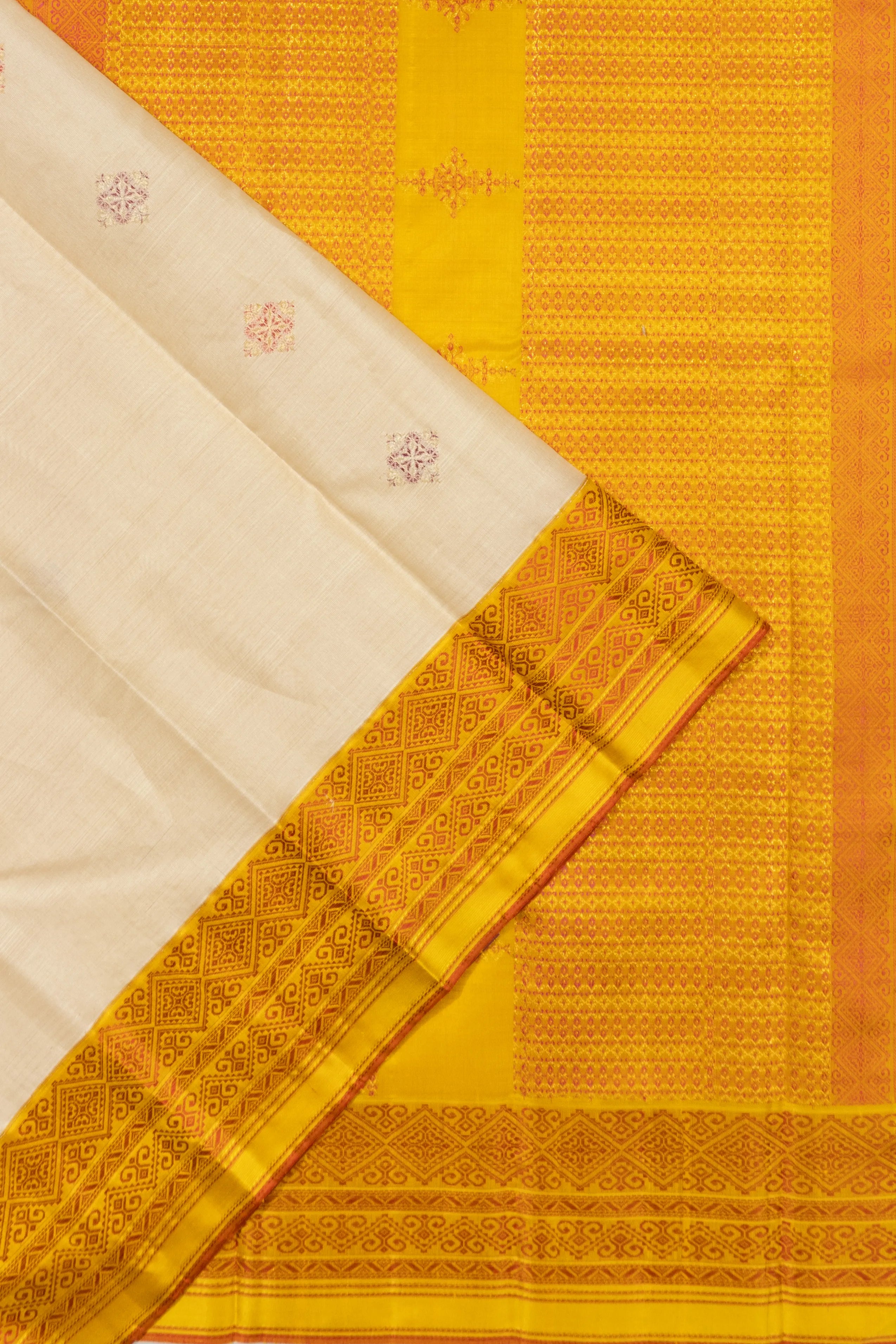 Zero Zari Kanchipuram Silk Butta Cream Saree
