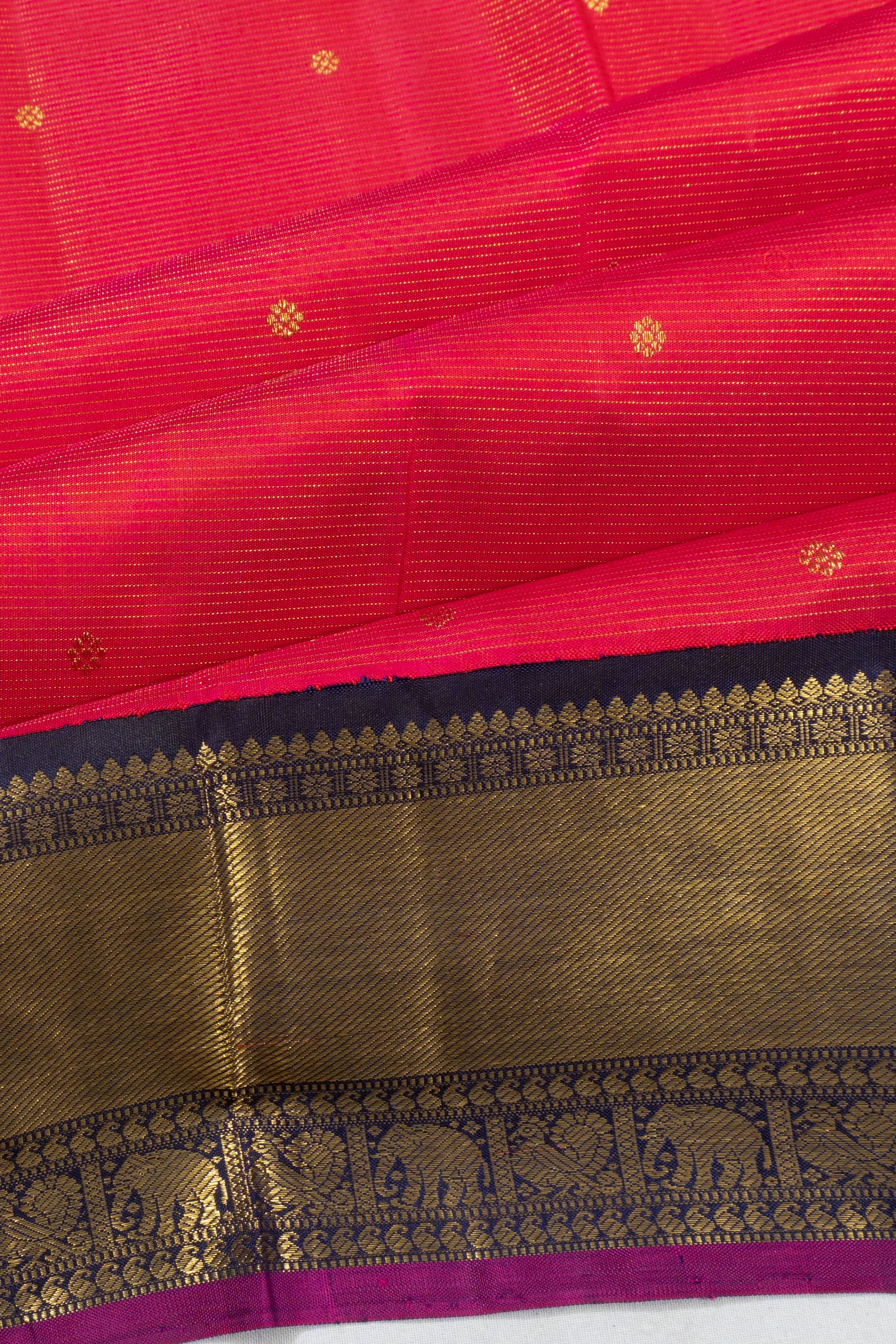 Classic Kanchipuram Silk Oosi Lines And Butta Red Saree
