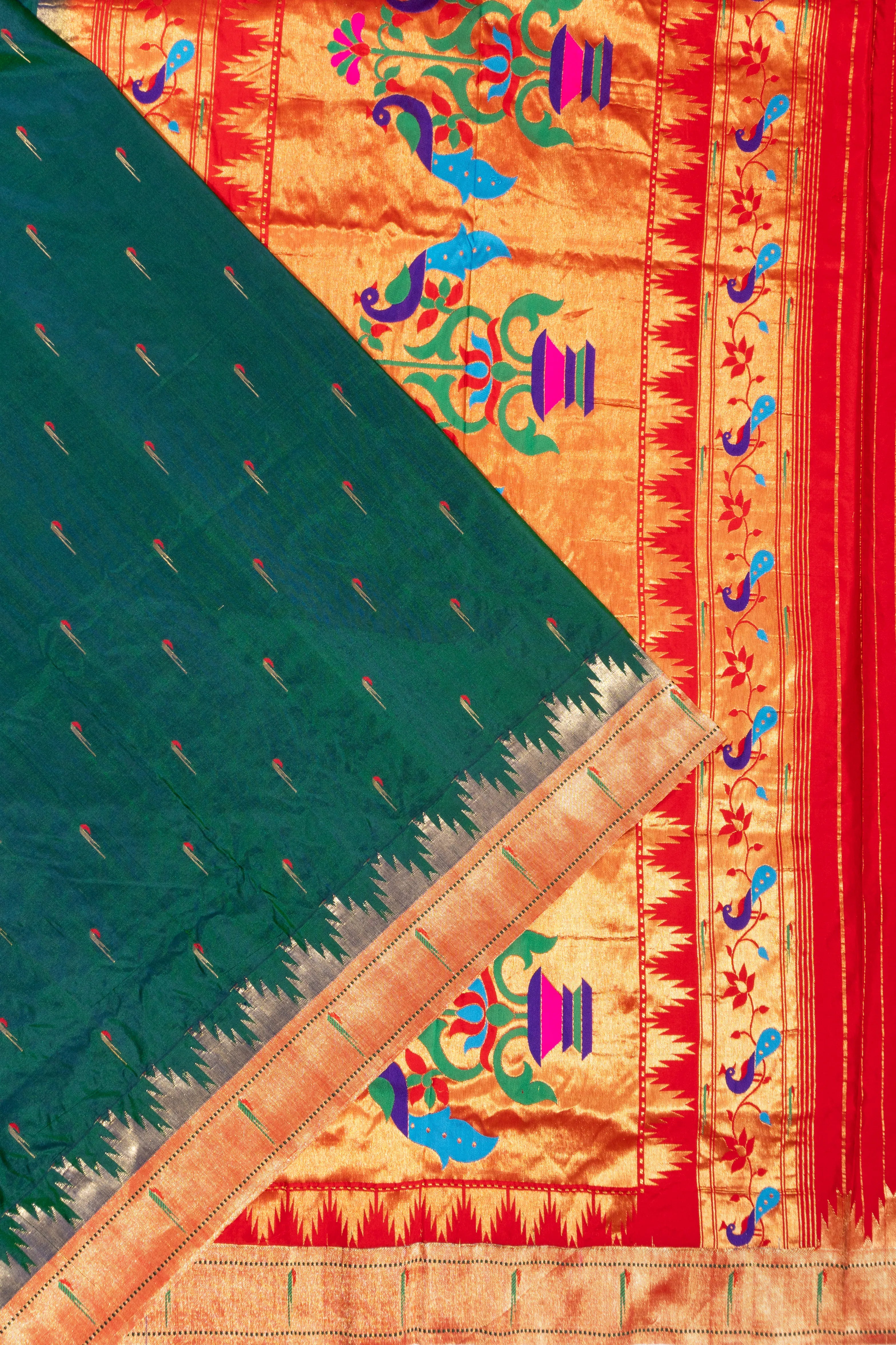 Muniya Silk Butta Dual Tone Green And Blue Saree