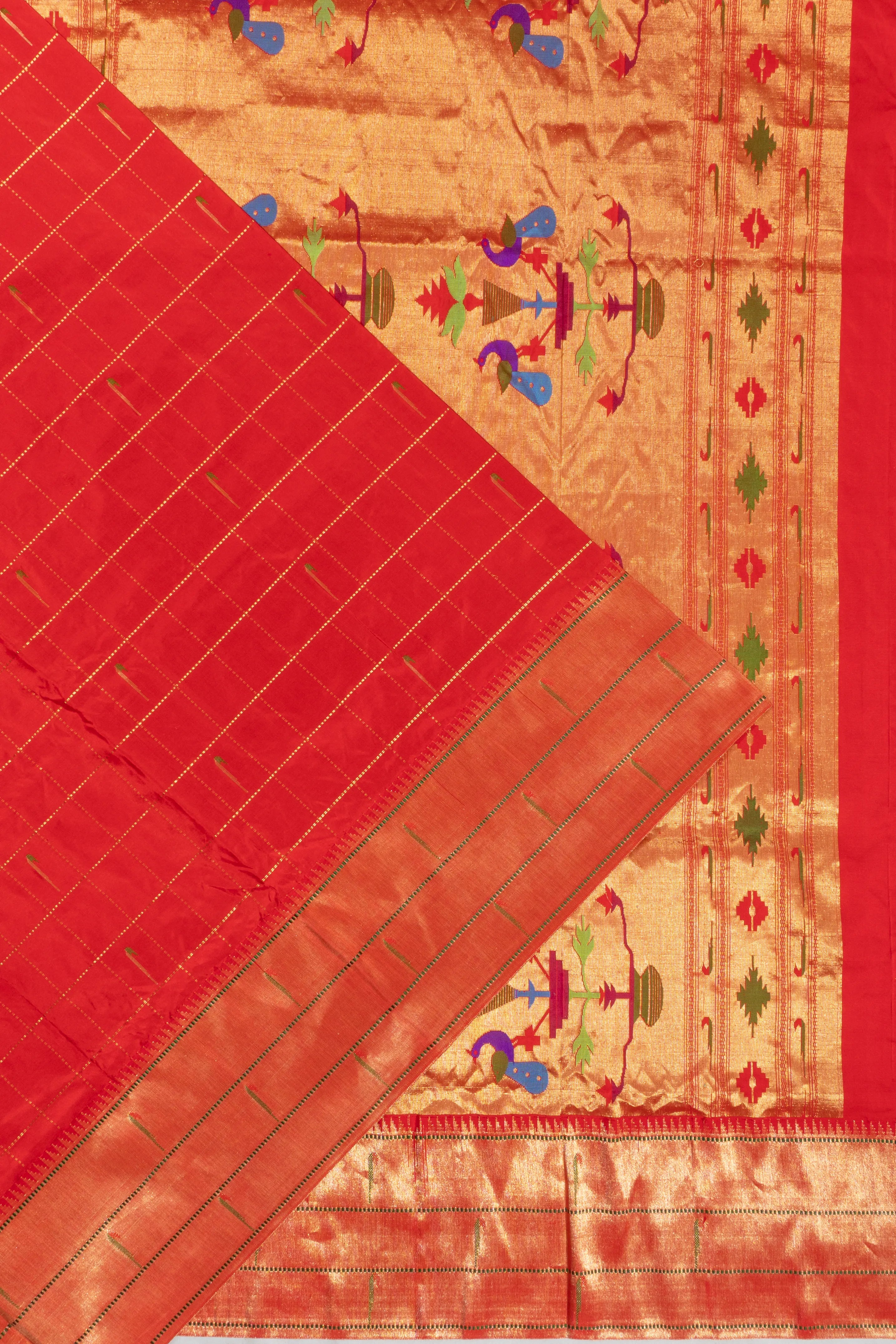 Muniya Silk Checks And Butta Red Saree