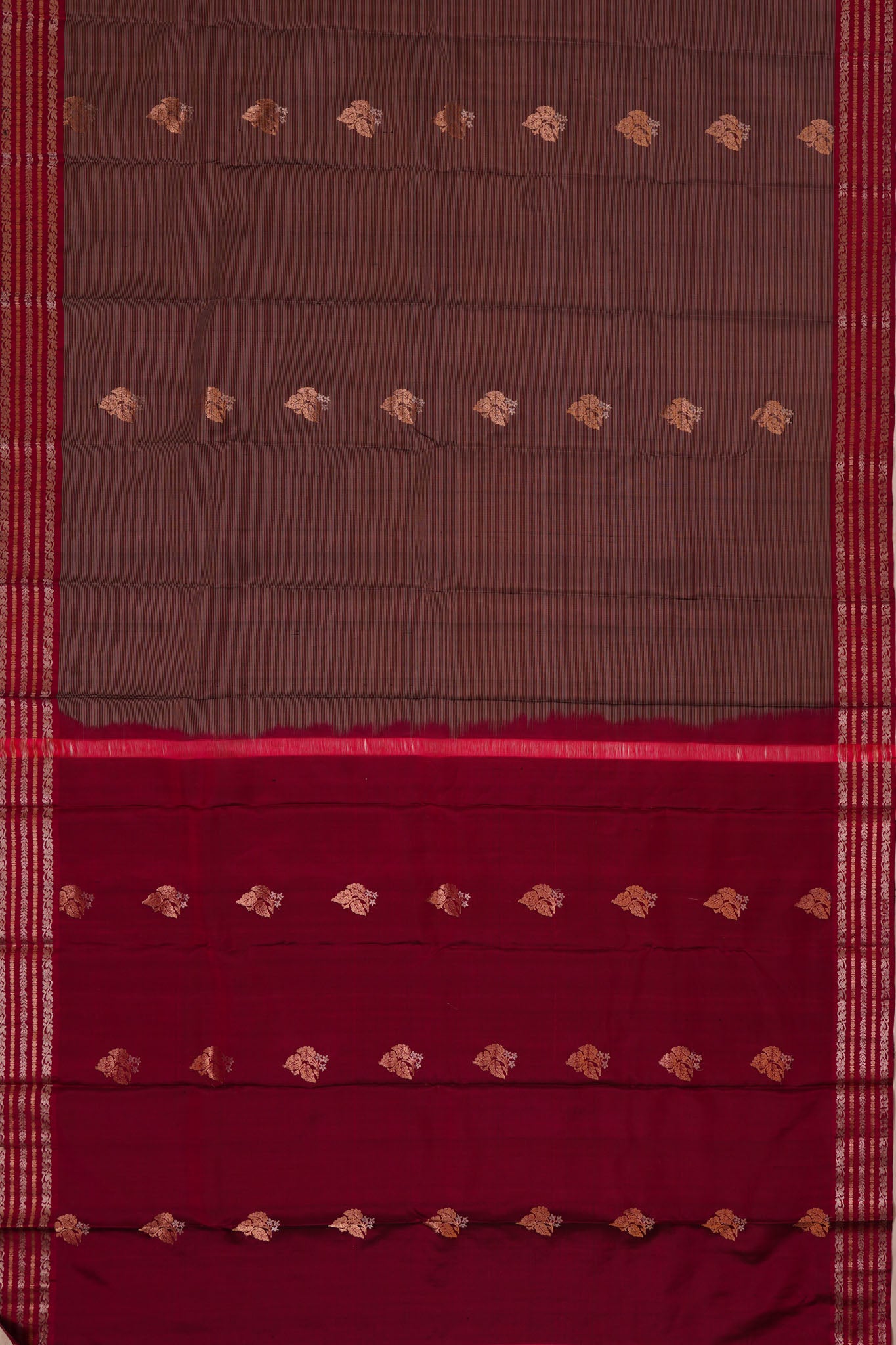 Taranga Kanchi Silk Oosi Lines And Butta Maroon Saree