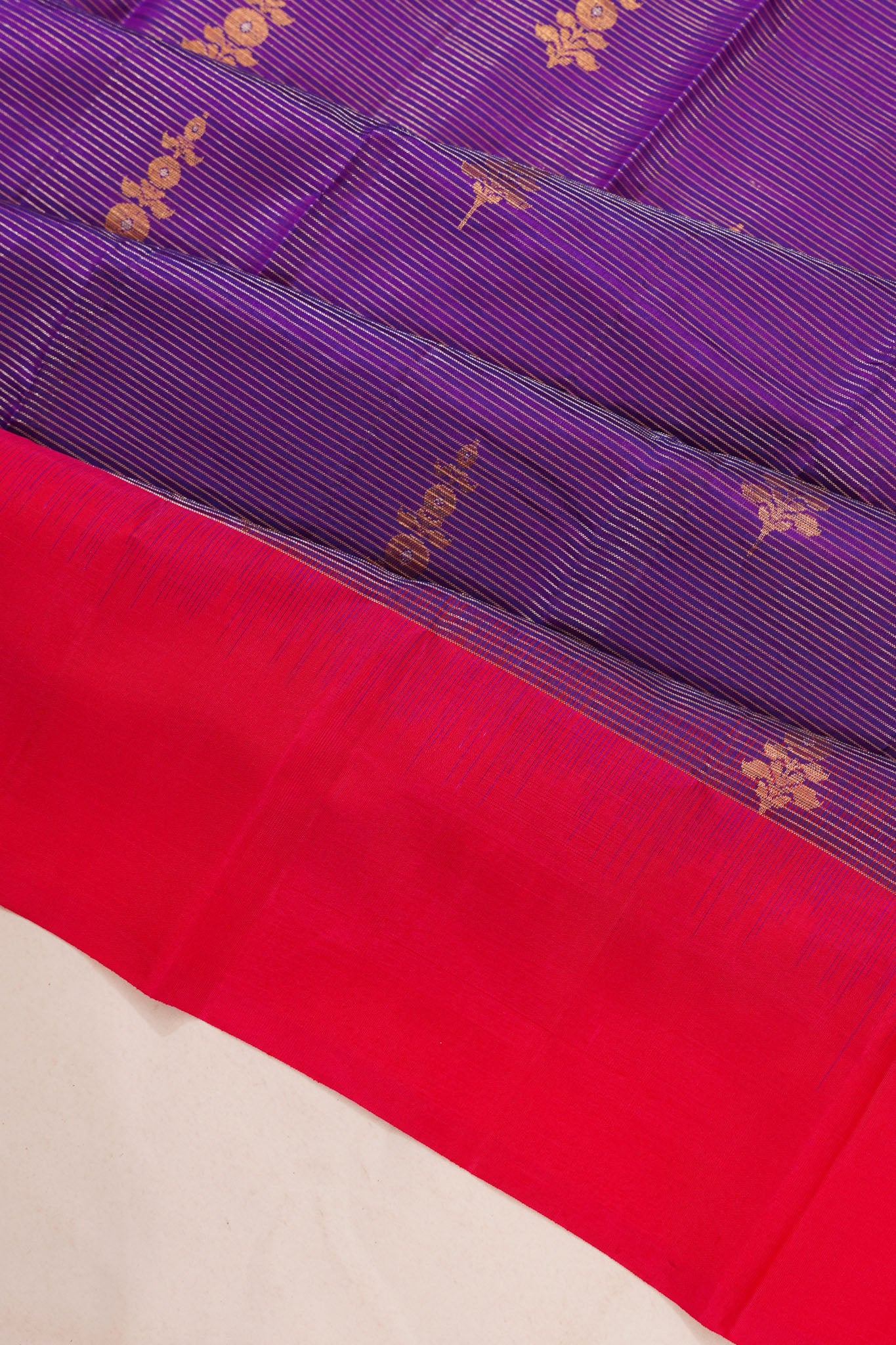 Taranga Kanchi Silk Oosi Line And Butta Violet Saree